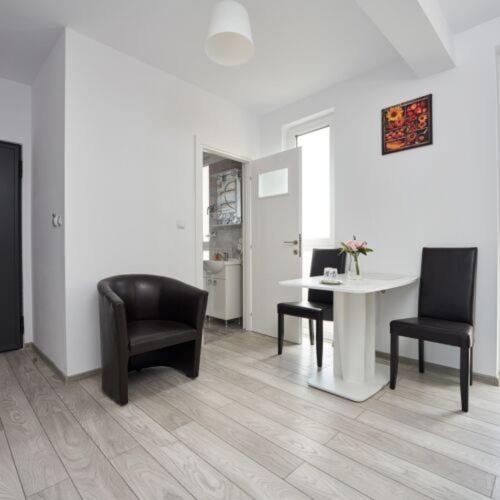 One-Bedroom Apartment with Balcony