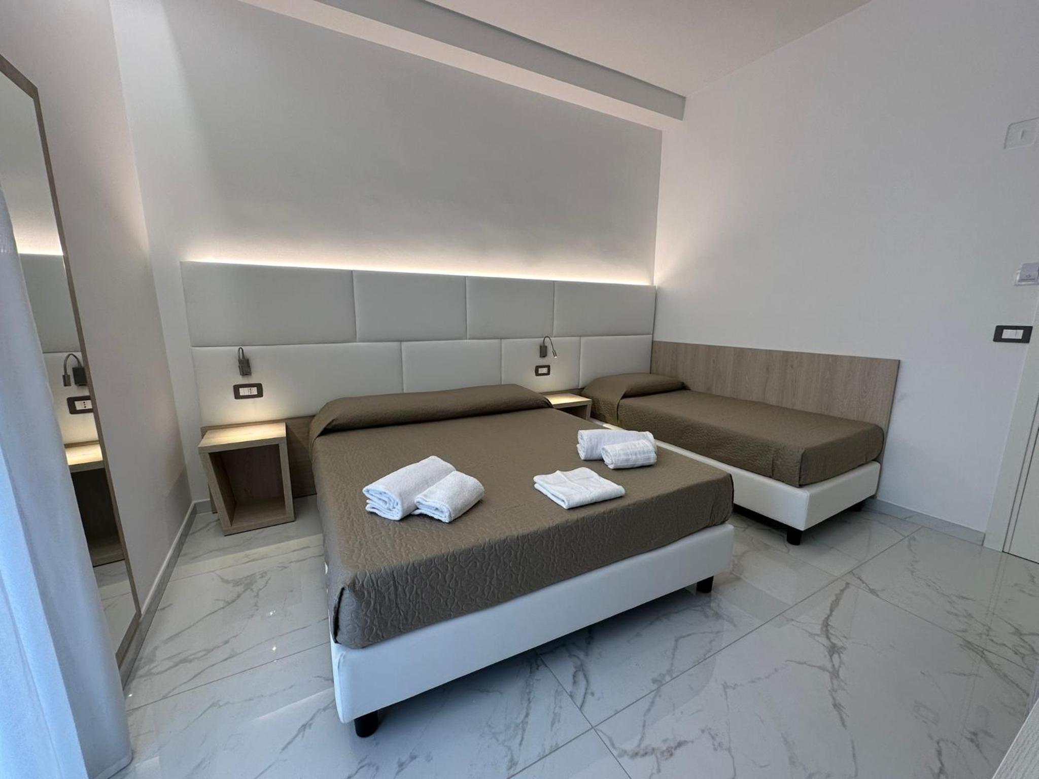Deluxe Room (2 Adults + 1 Child) photo 3