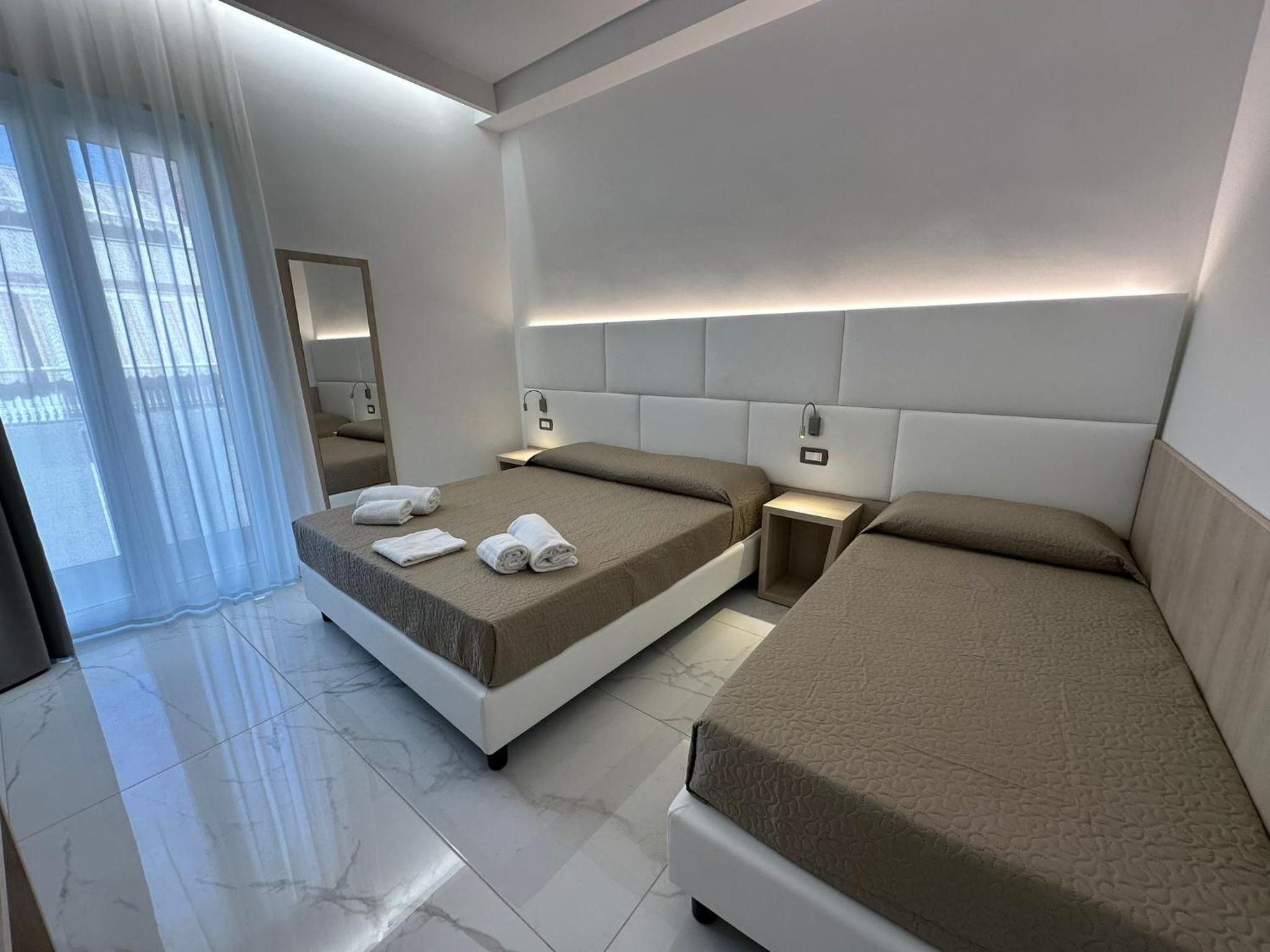 Quadruple Room with Private Bathroom photo 1