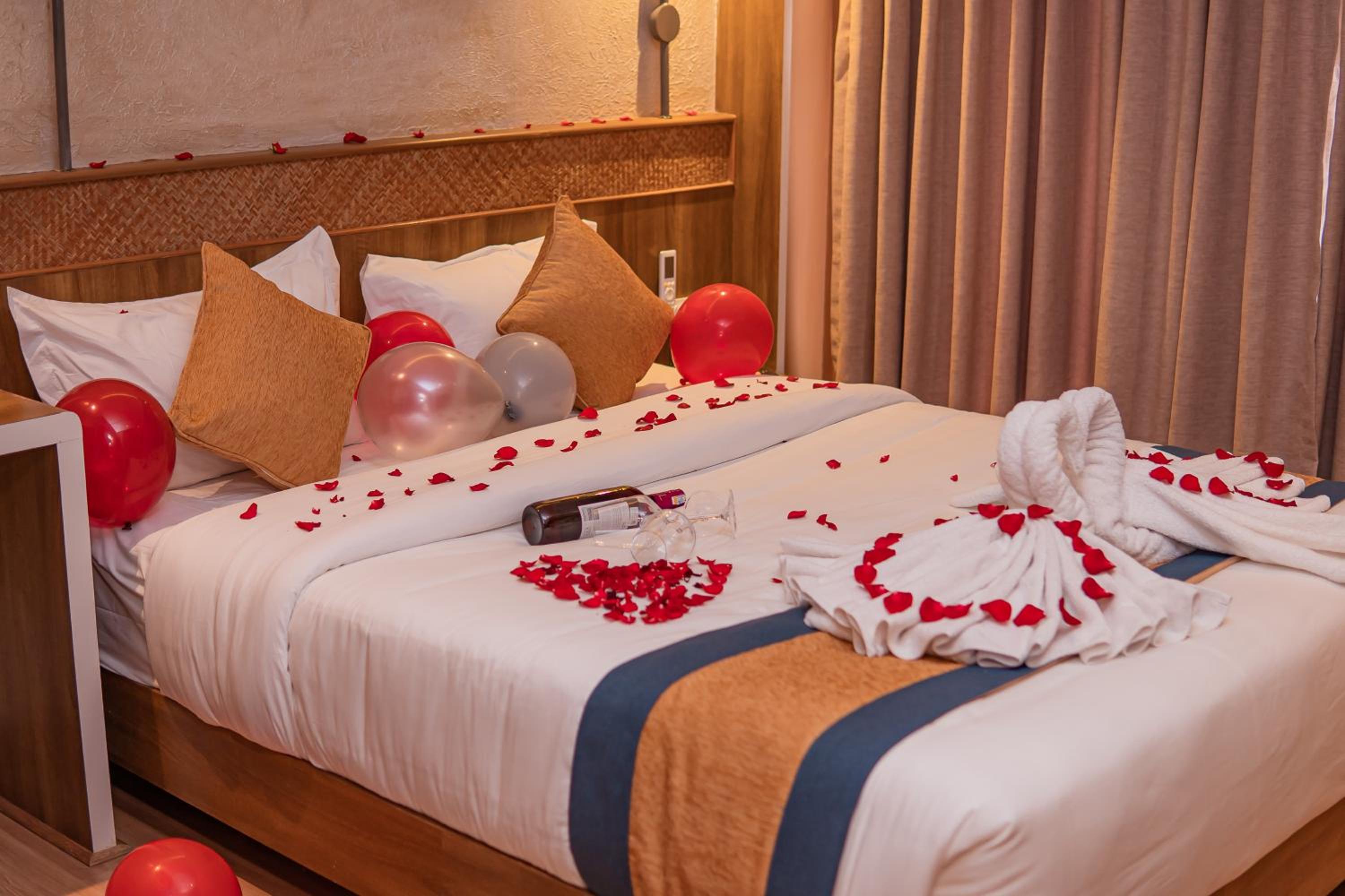Deluxe Double Room - Photo 10