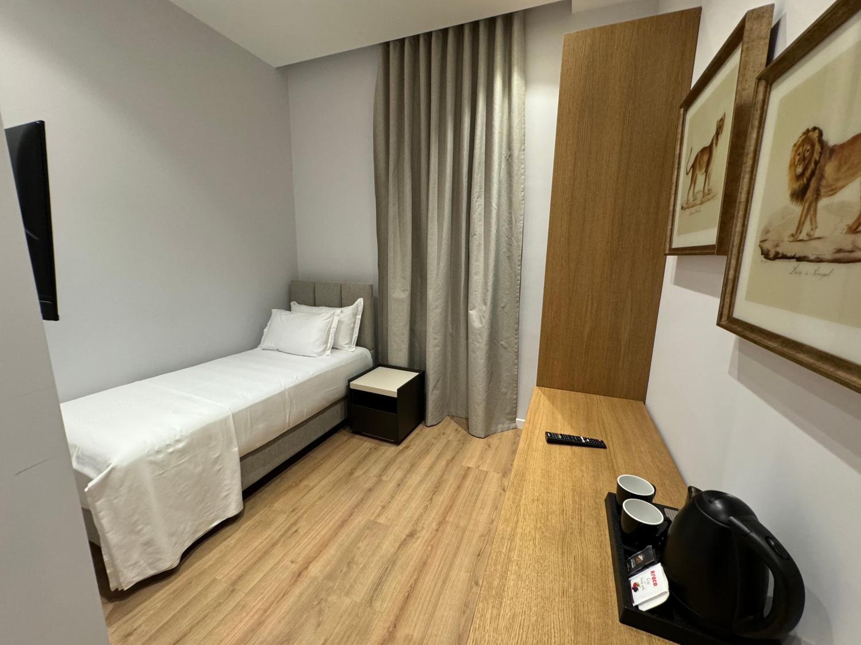 Deluxe Single Room