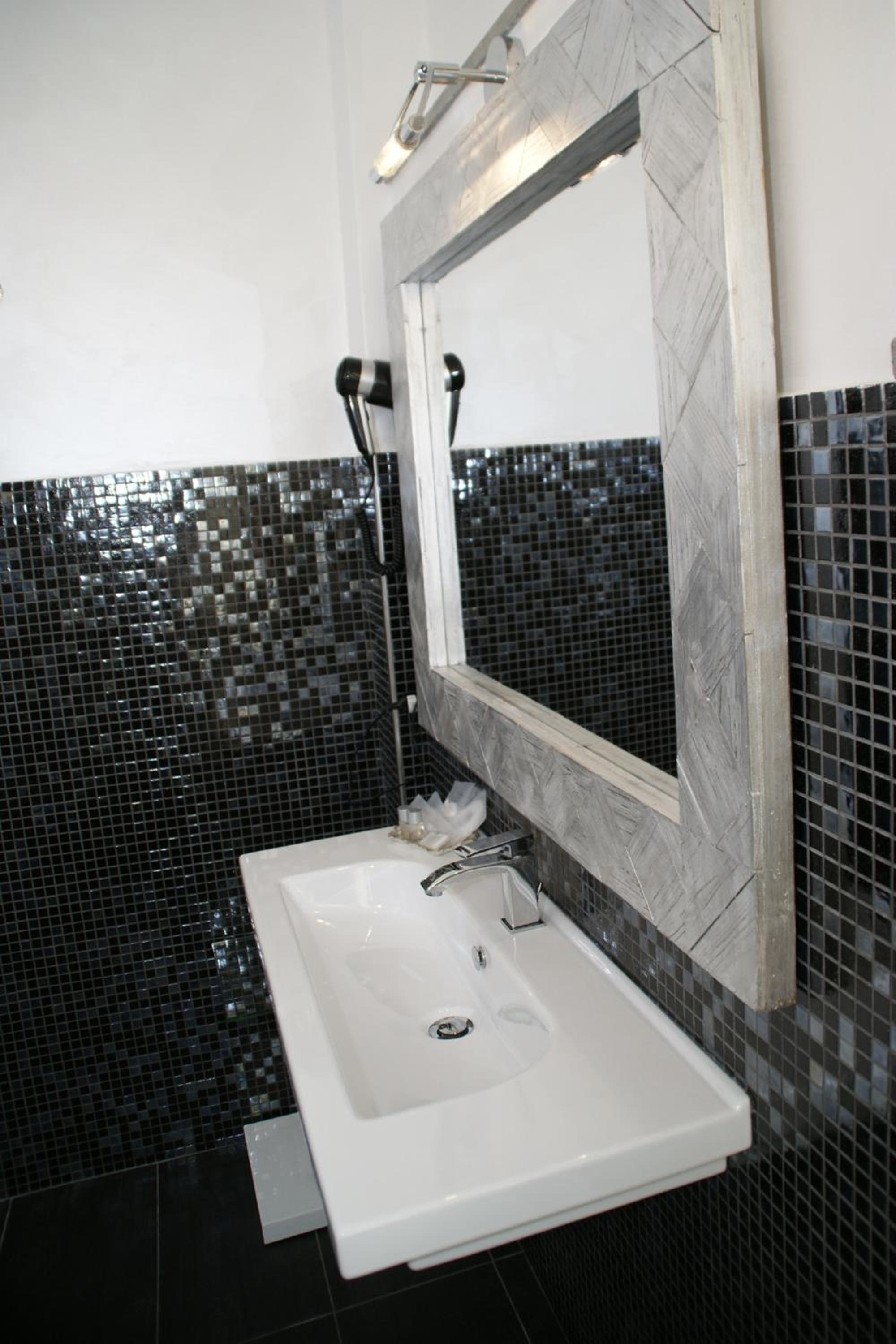 Deluxe Suite photo 2