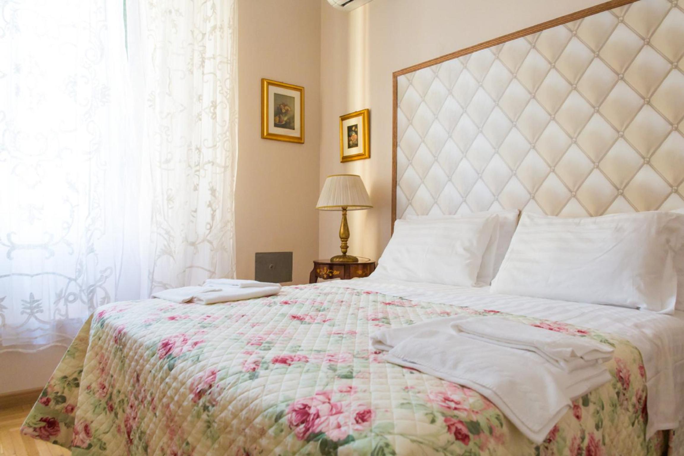 Deluxe Double or Twin Room photo 3