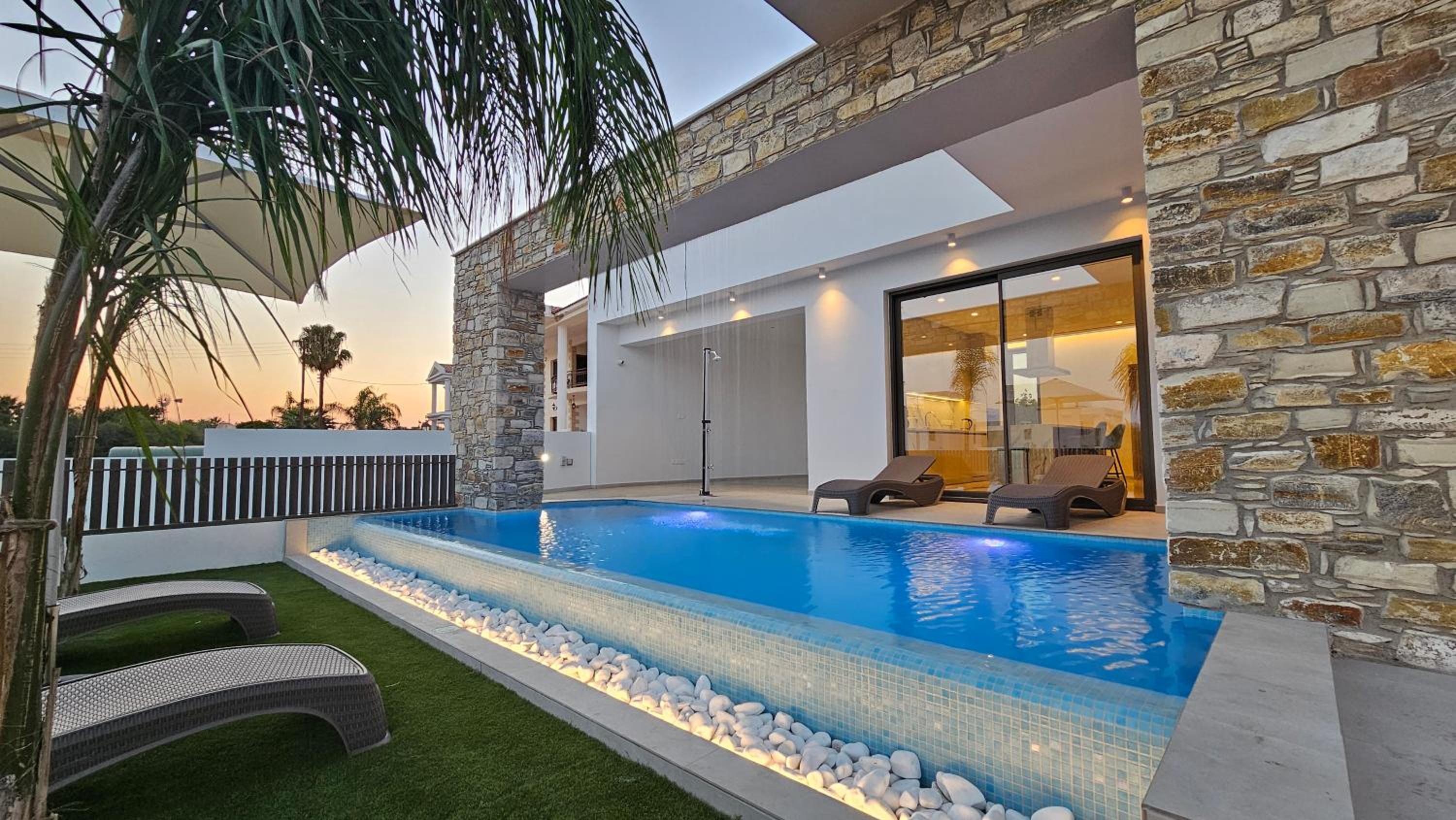 Deluxe Villa photo 1
