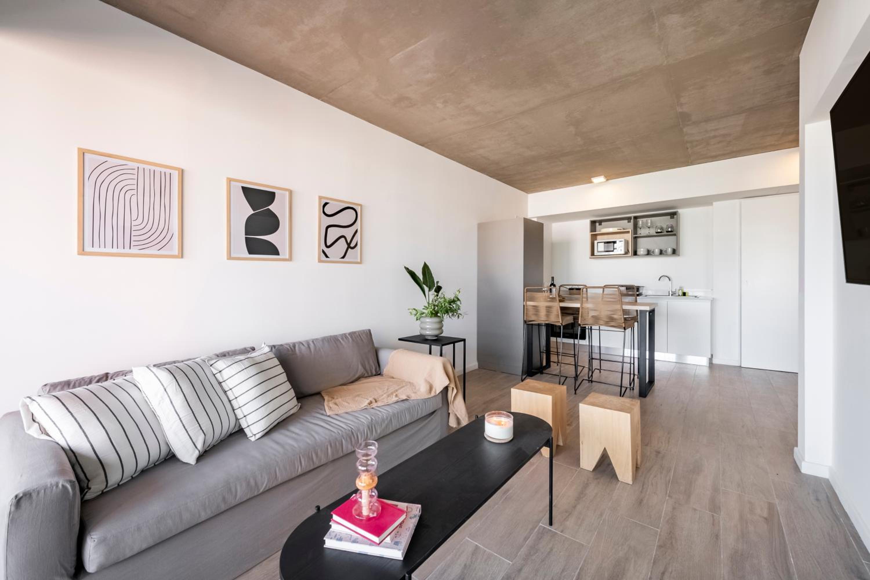 One-Bedroom Apartment