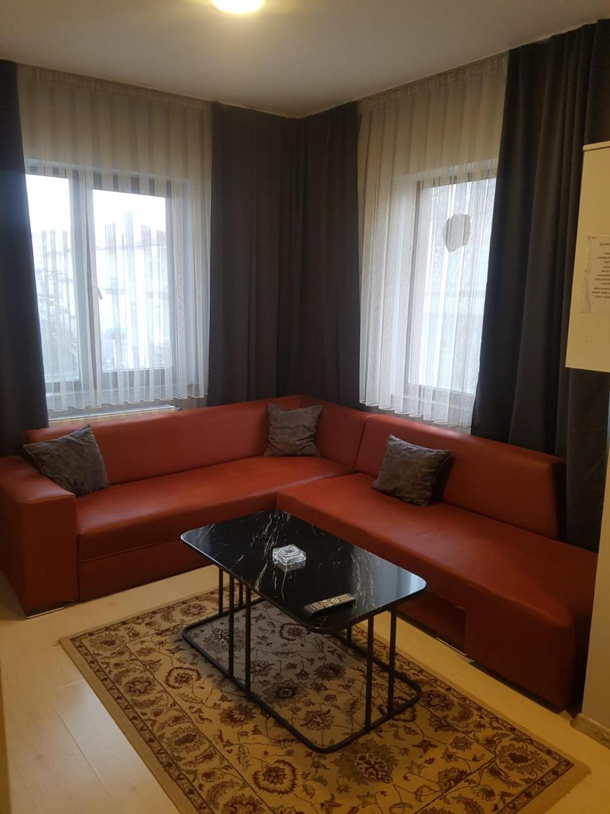 One-Bedroom Apartment photo 1