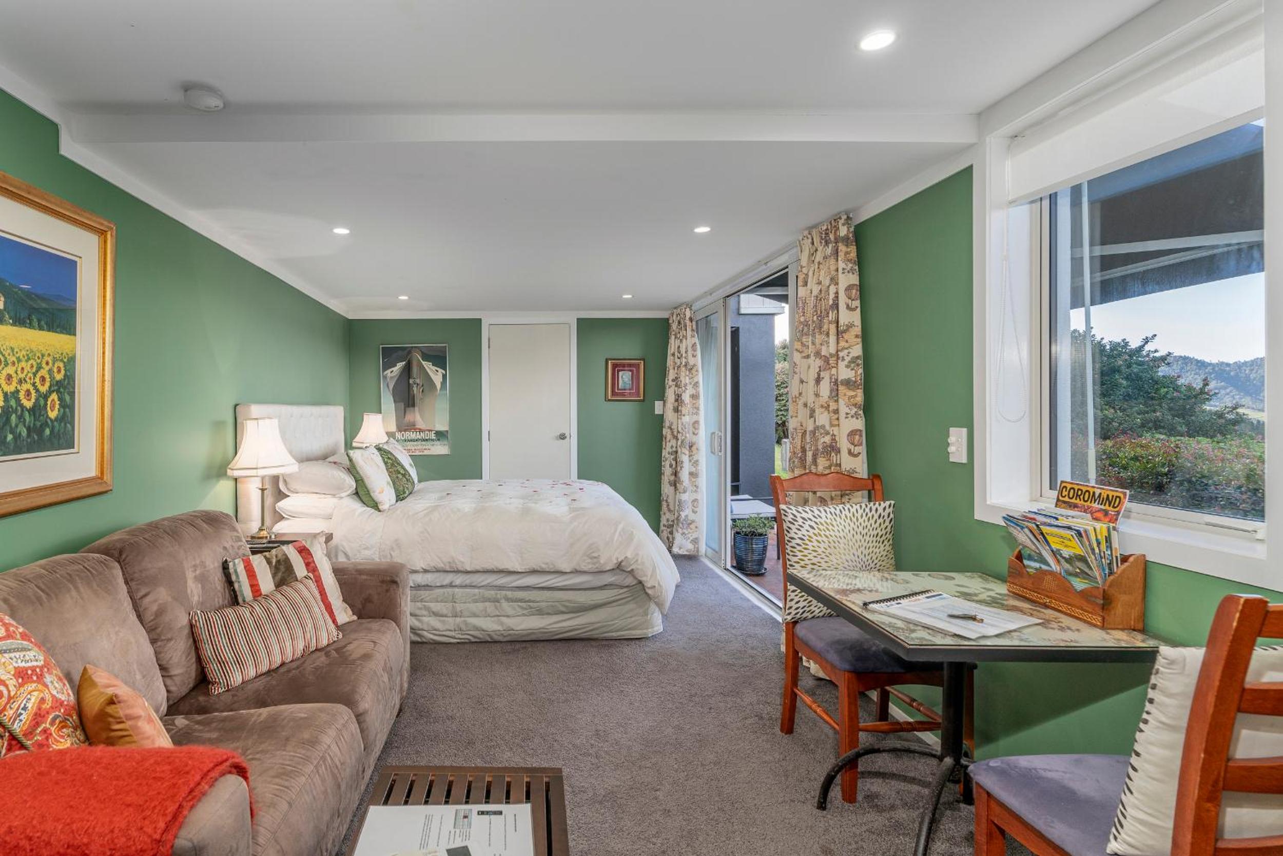 King Suite with Ocean View photo 1