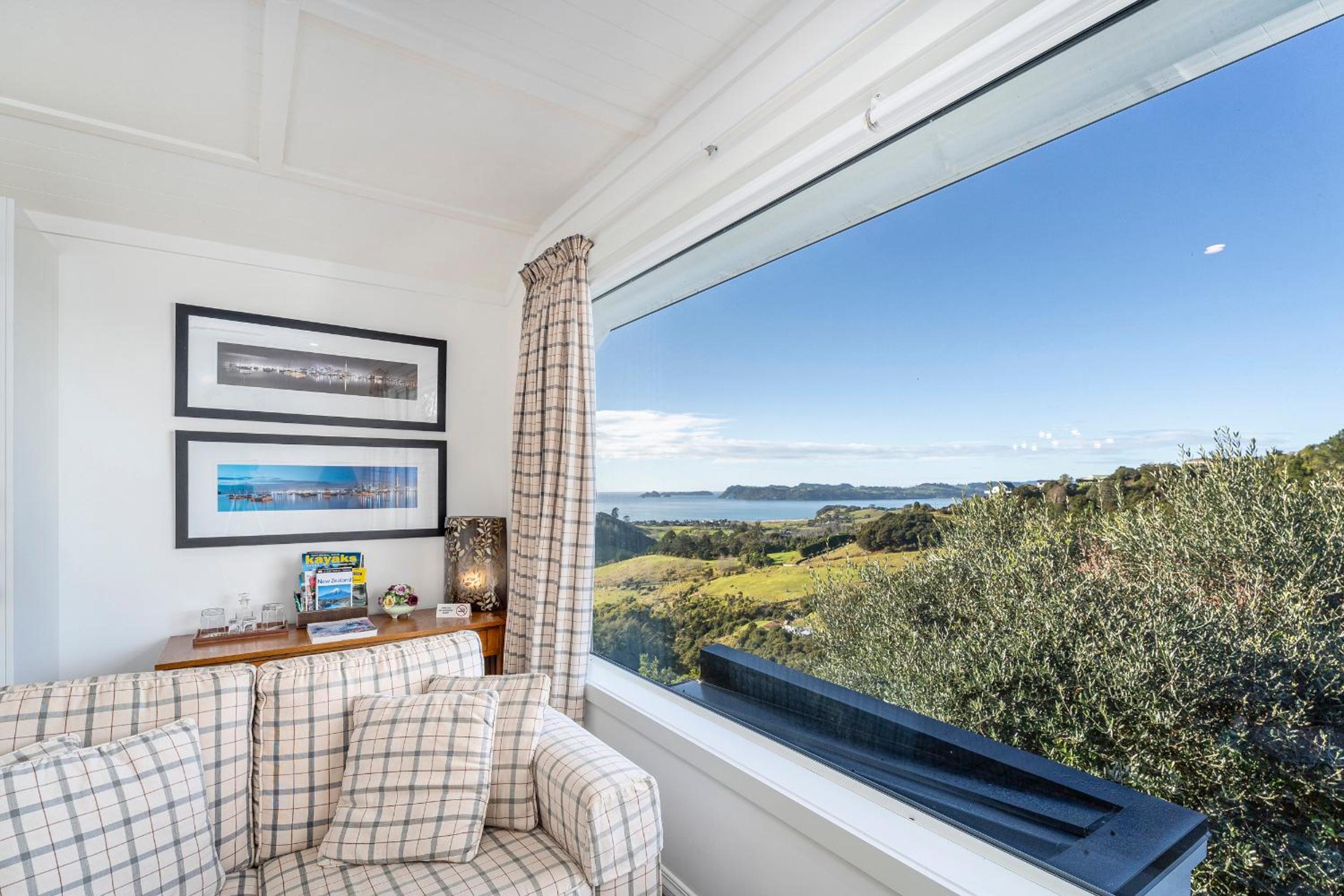 King Suite with Ocean View photo 2