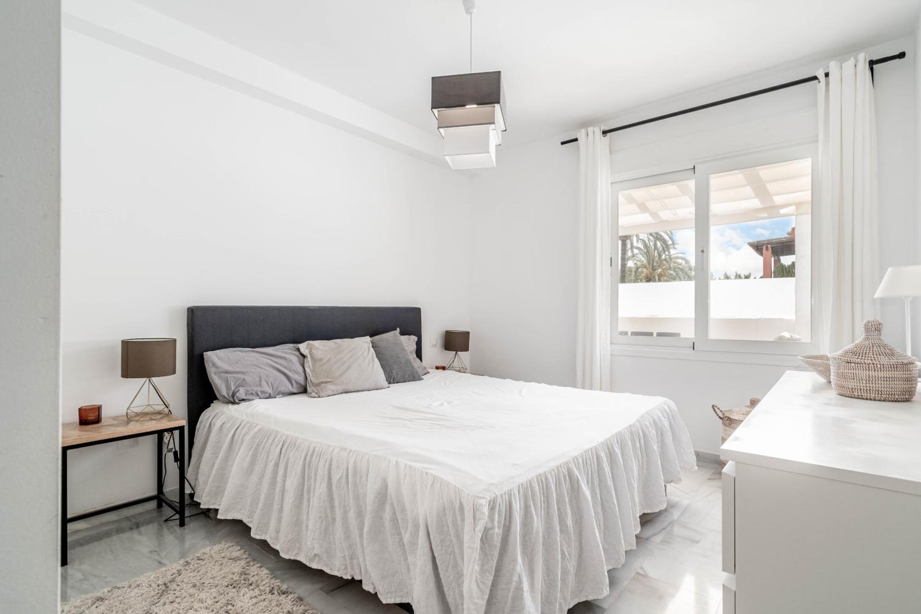 Apartamento con vista a la piscina