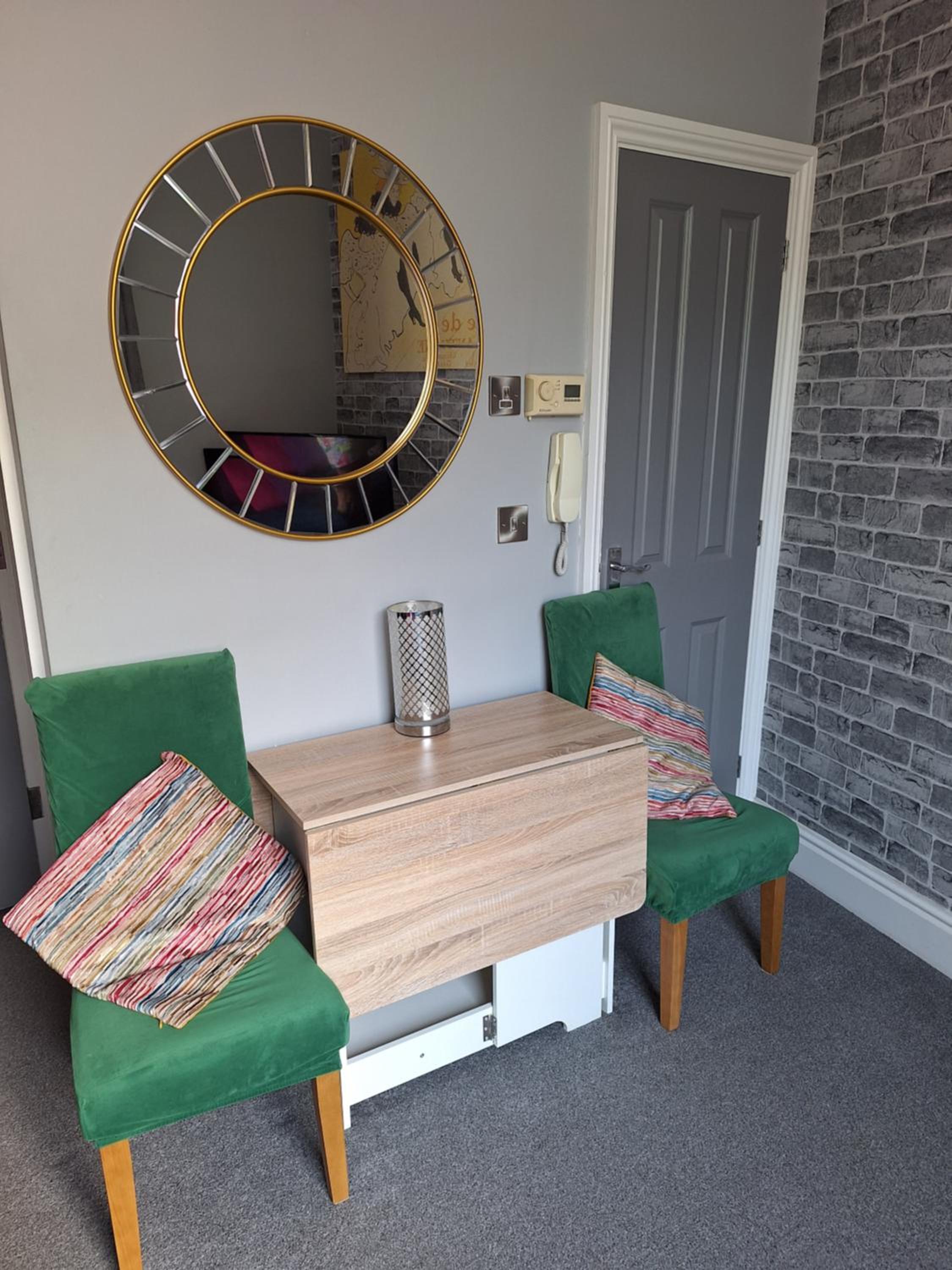 One-Bedroom Apartment - Photo 28