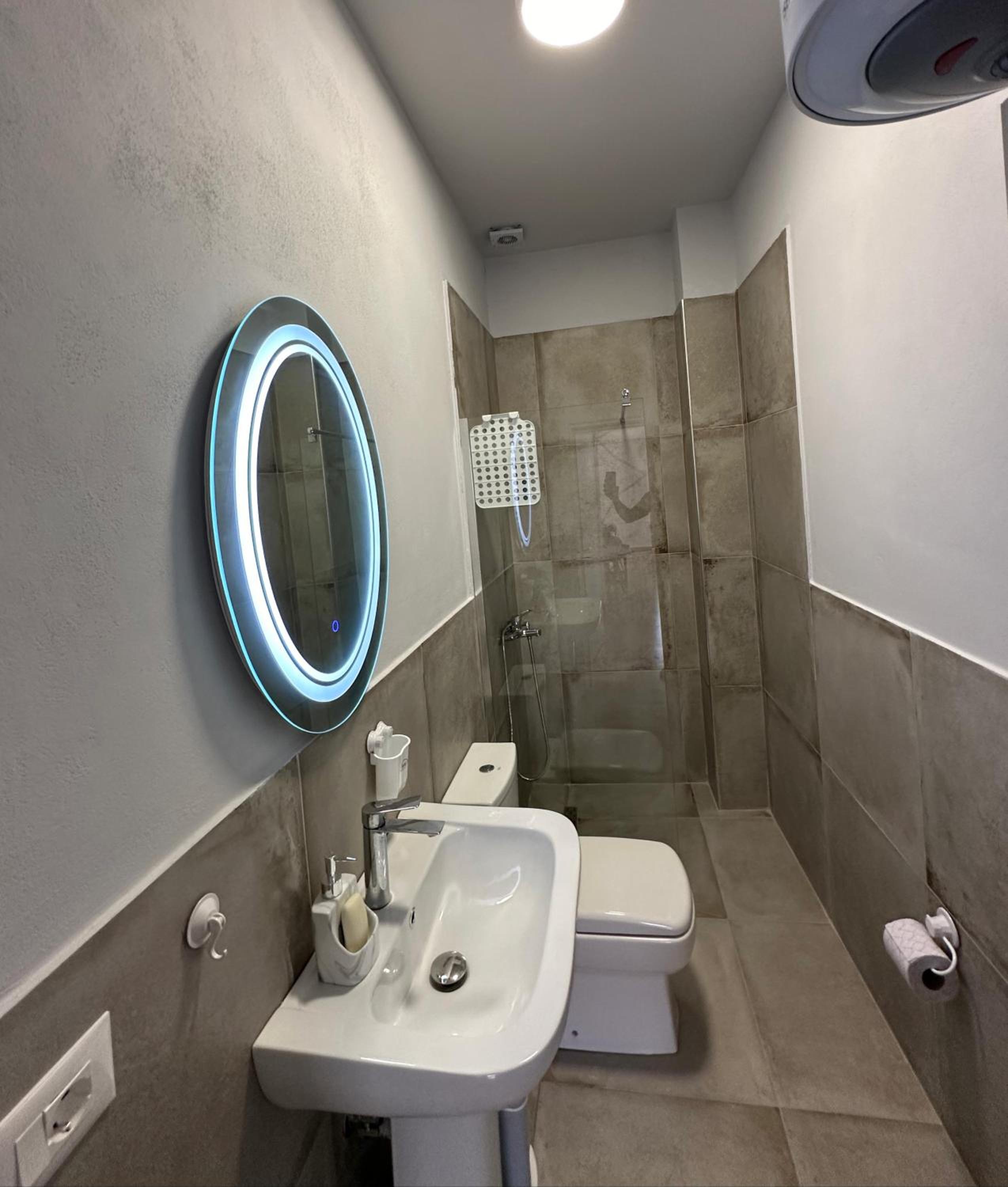 Double Room with Private Bathroom photo 2