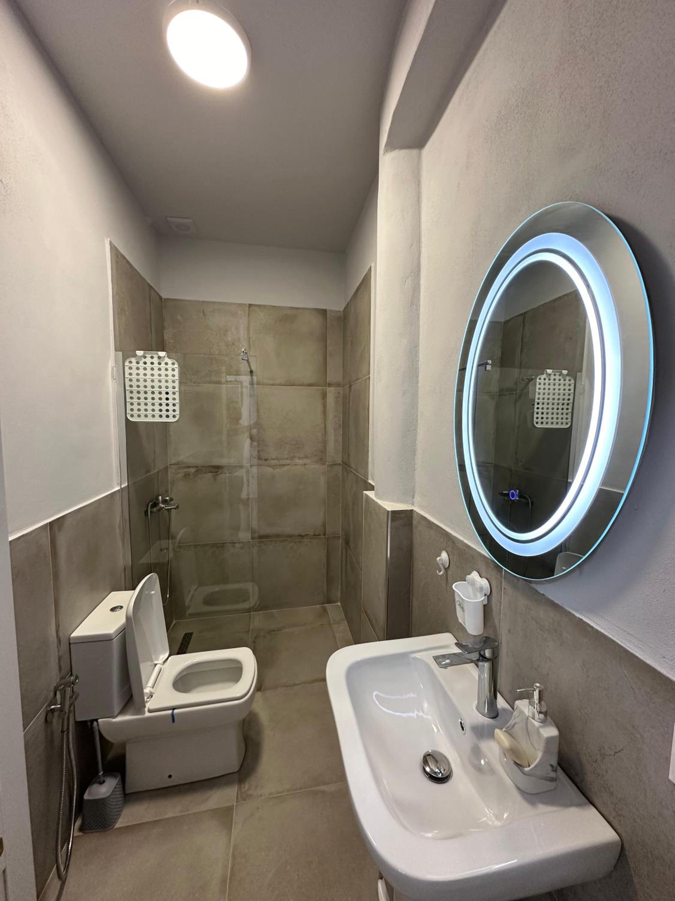 Quadruple Room with Private Bathroom photo 3