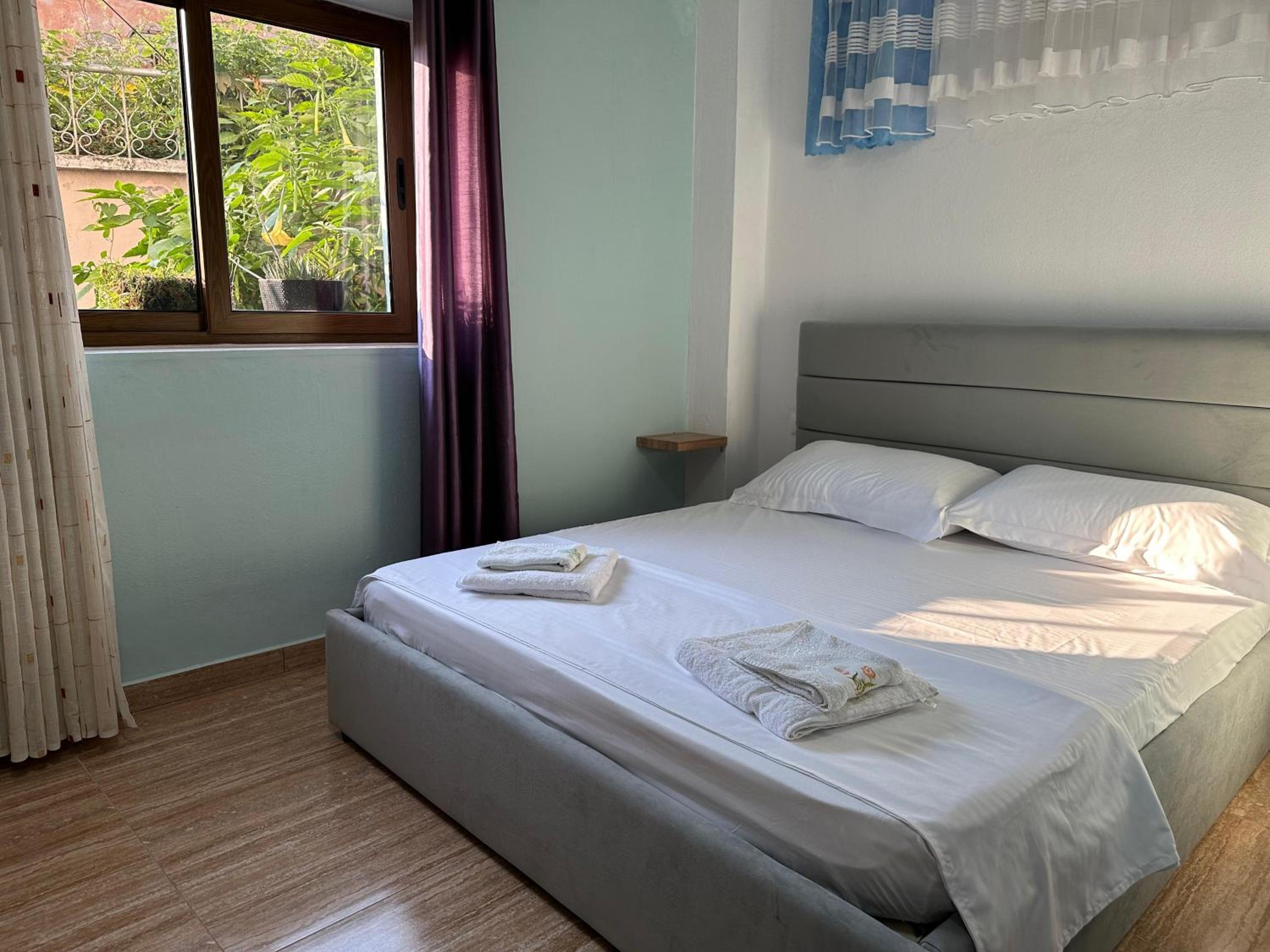 Quadruple Room with Private Bathroom photo 2