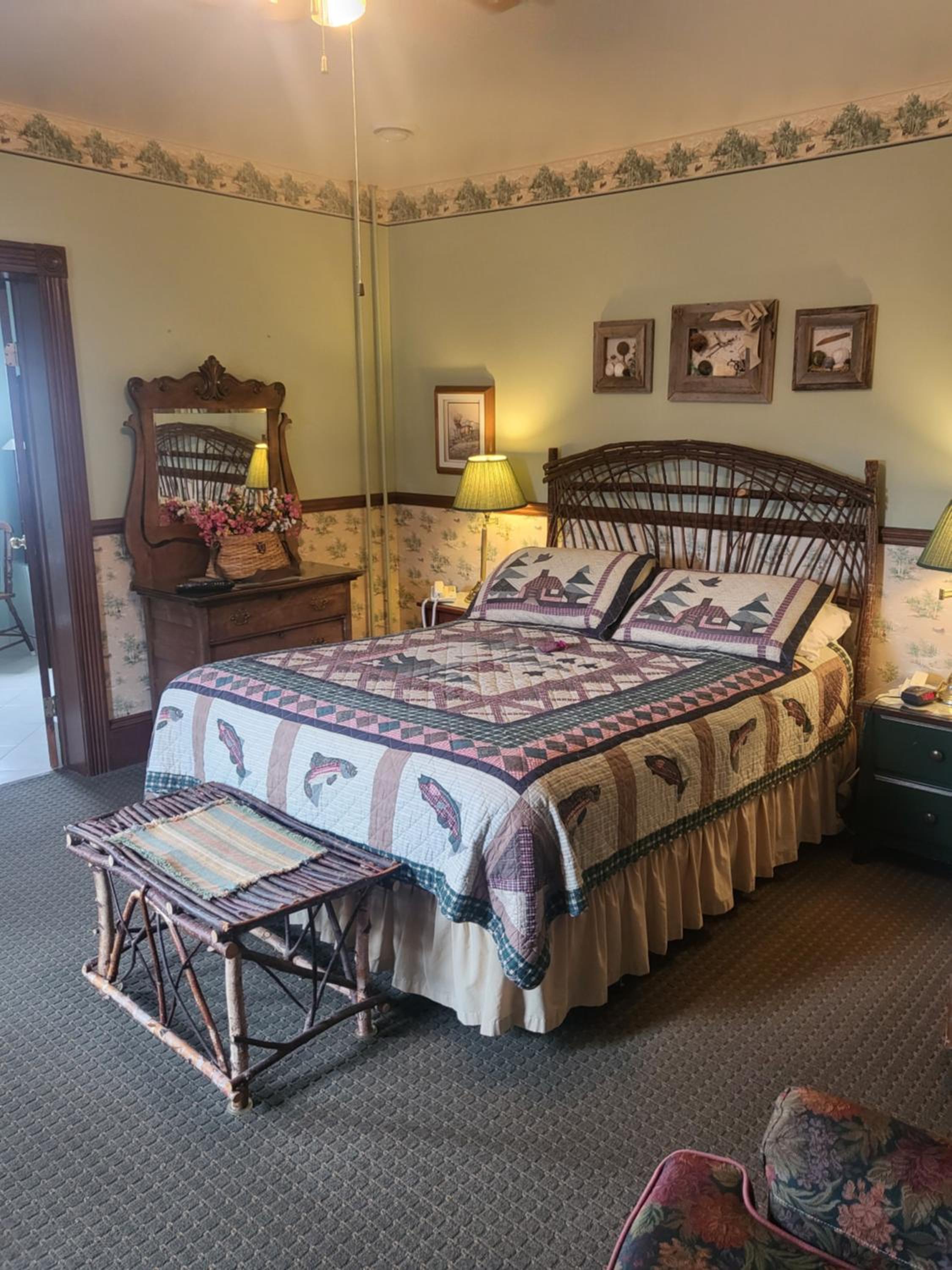 Deluxe Queen Room