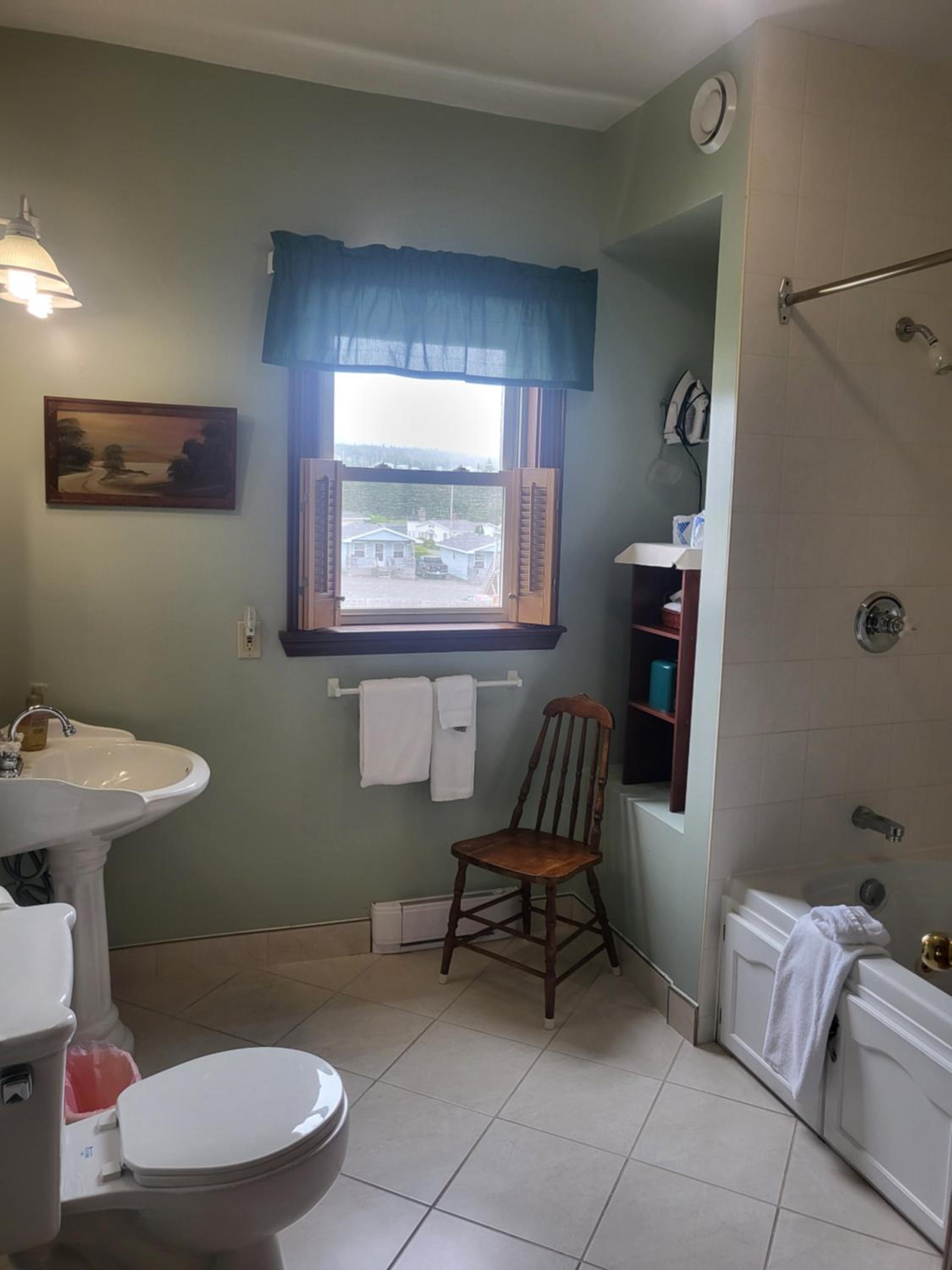 Queen Suite with Sea View