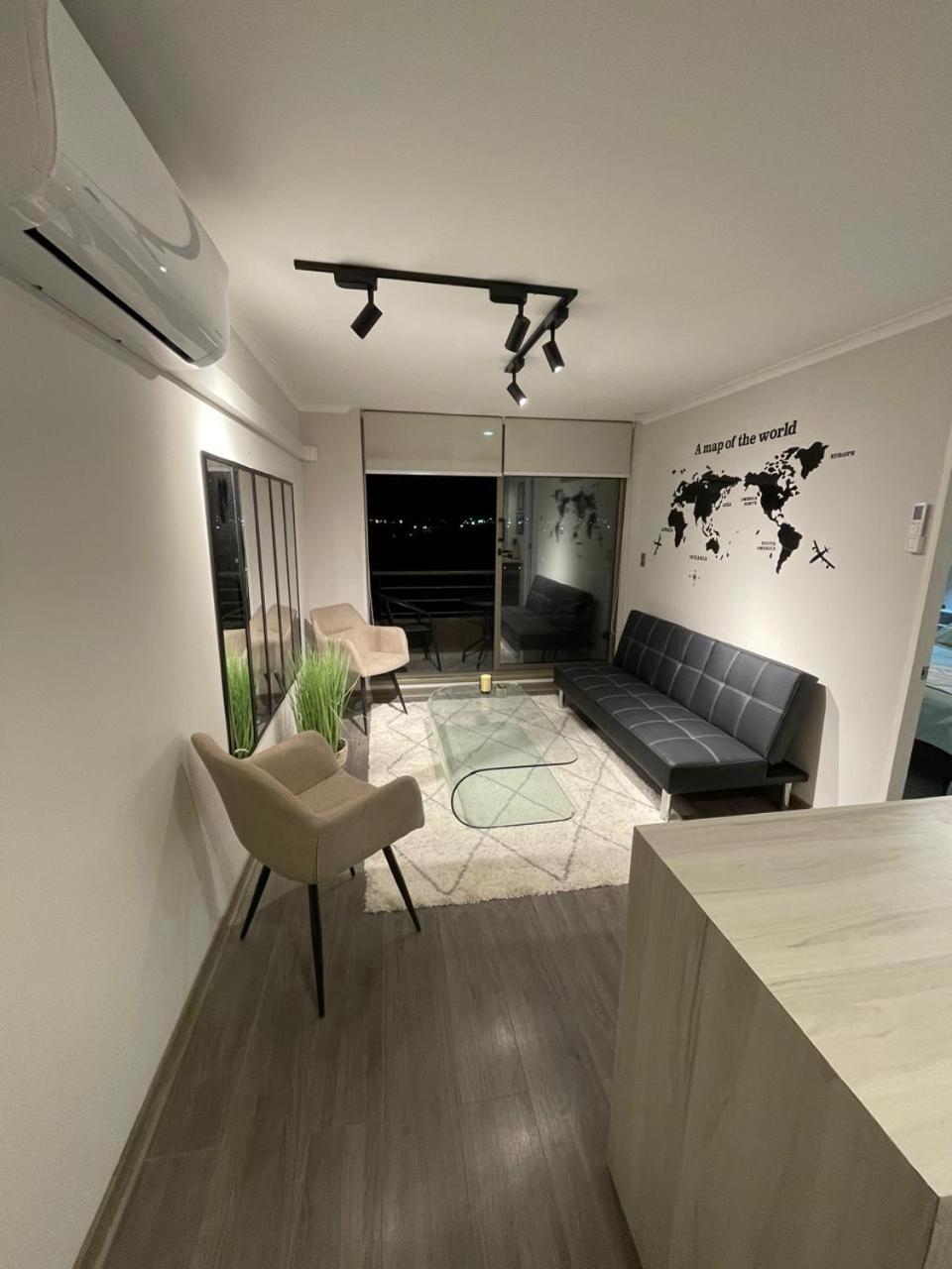 One-Bedroom Apartment photo 2