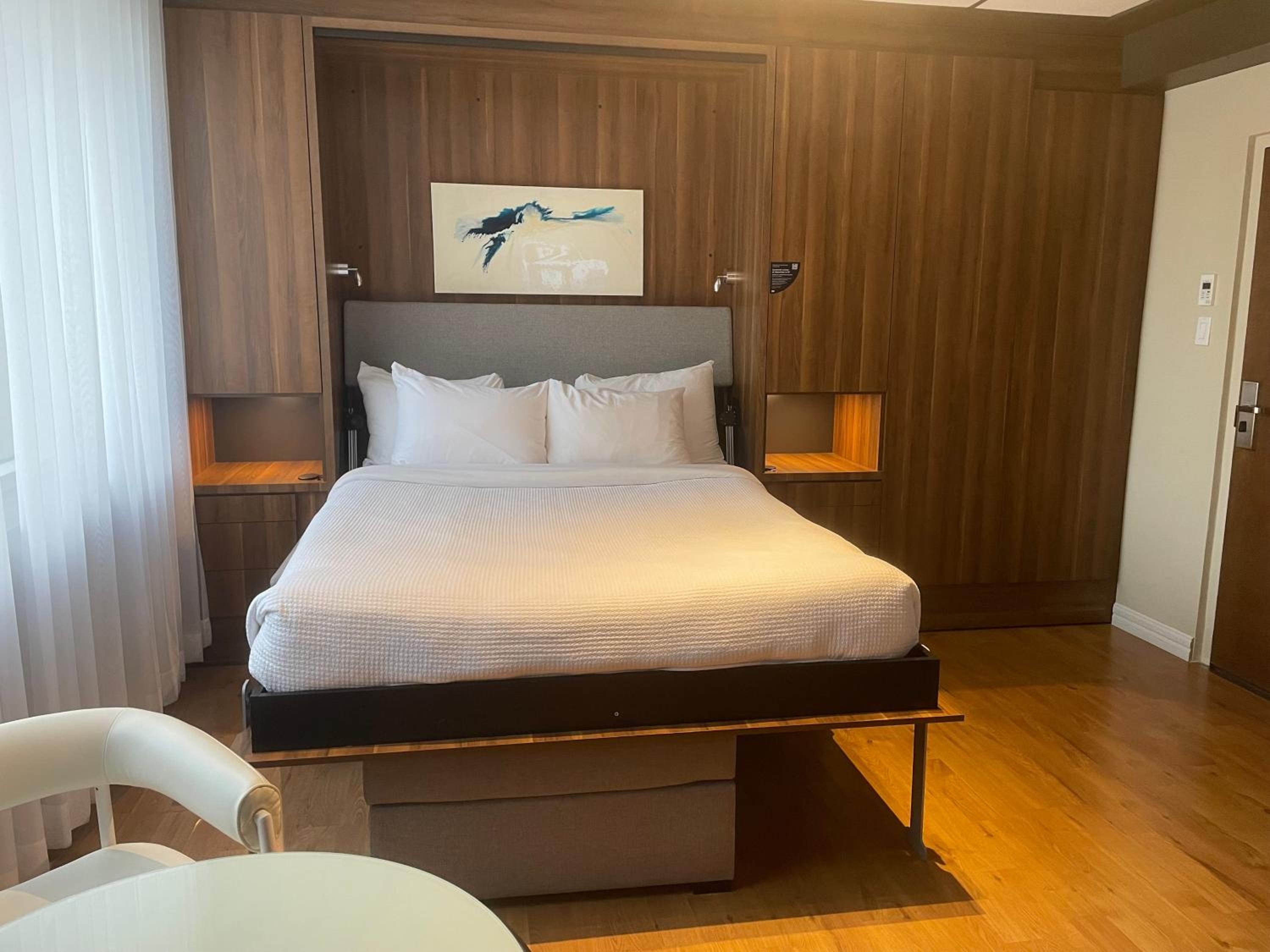 Deluxe Queen Room - Photo 1