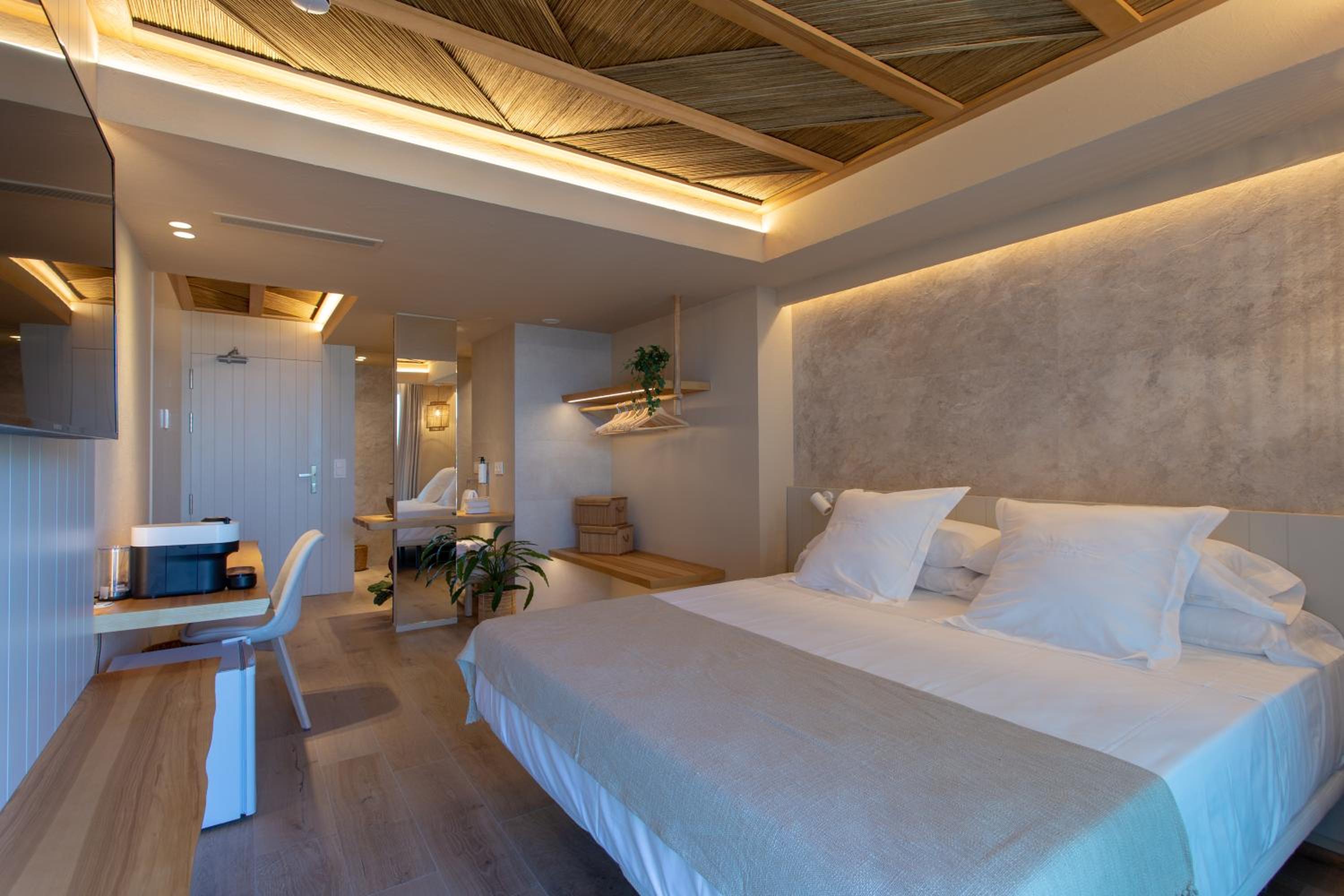 Habitación Doble Deluxe con Balcón y Vista al Mar