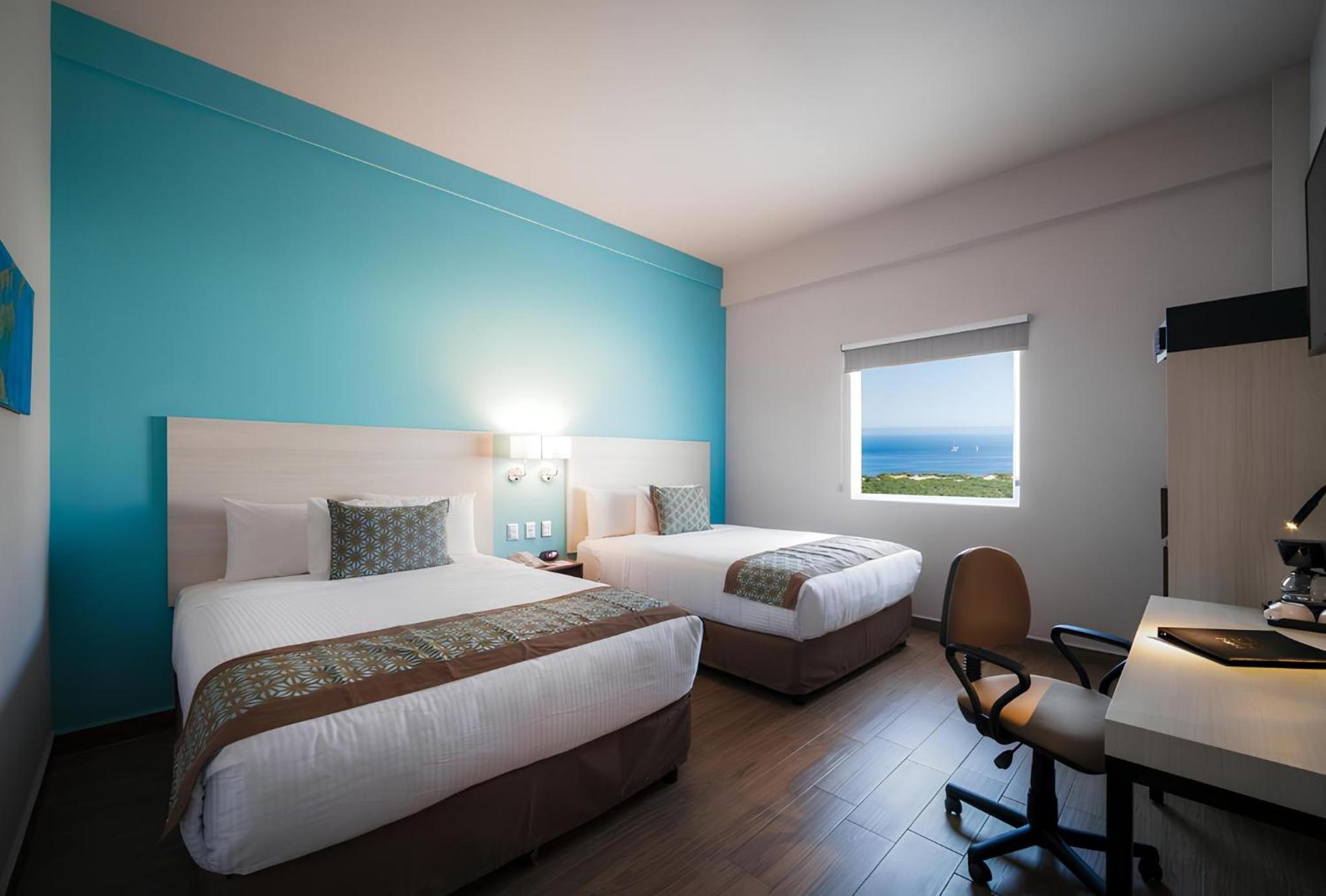 Queen Room with Two Queen Beds - Non-Smoking photo 1