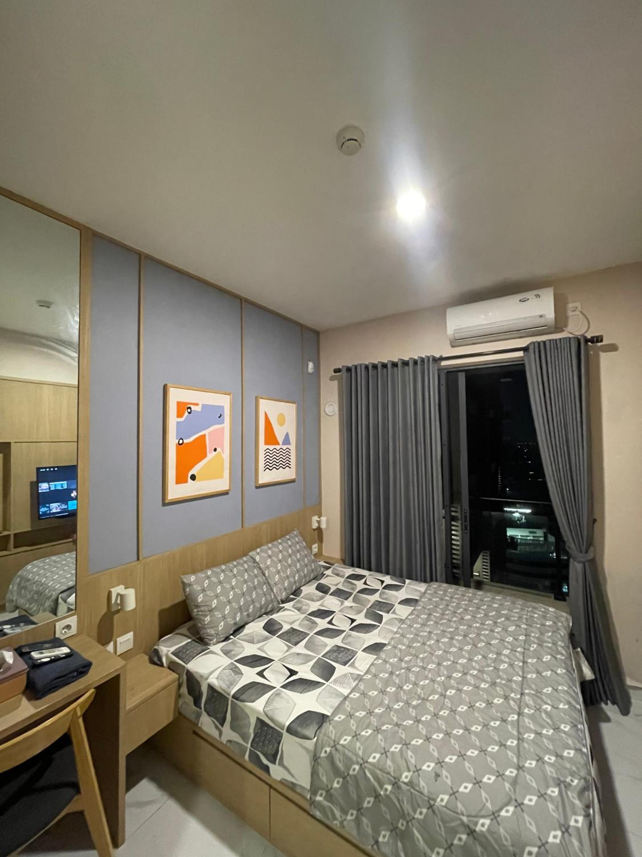 One-Bedroom Apartment photo 1