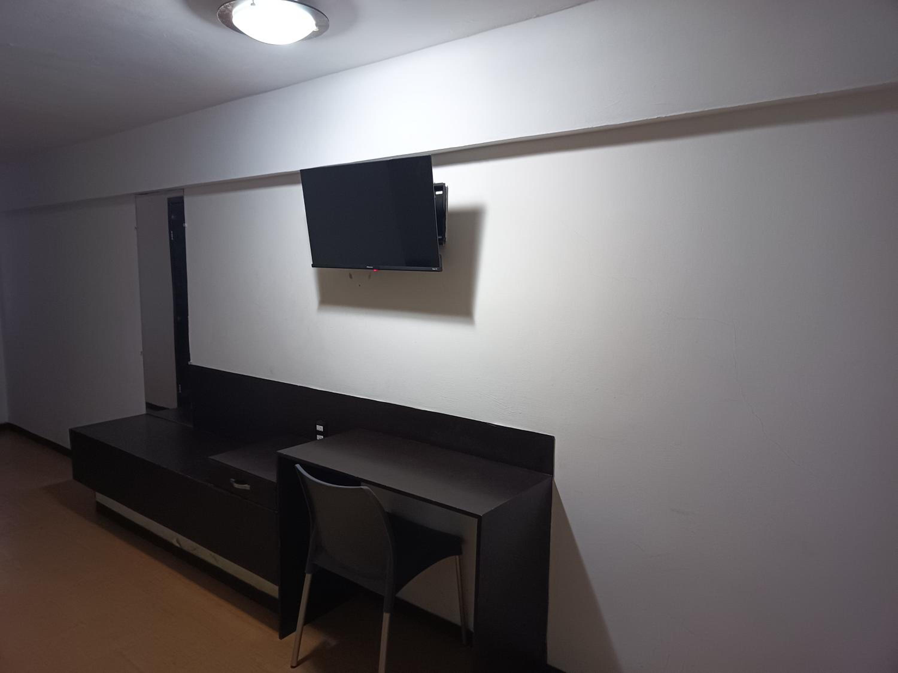Quadruple Room with Private Bathroom photo 2