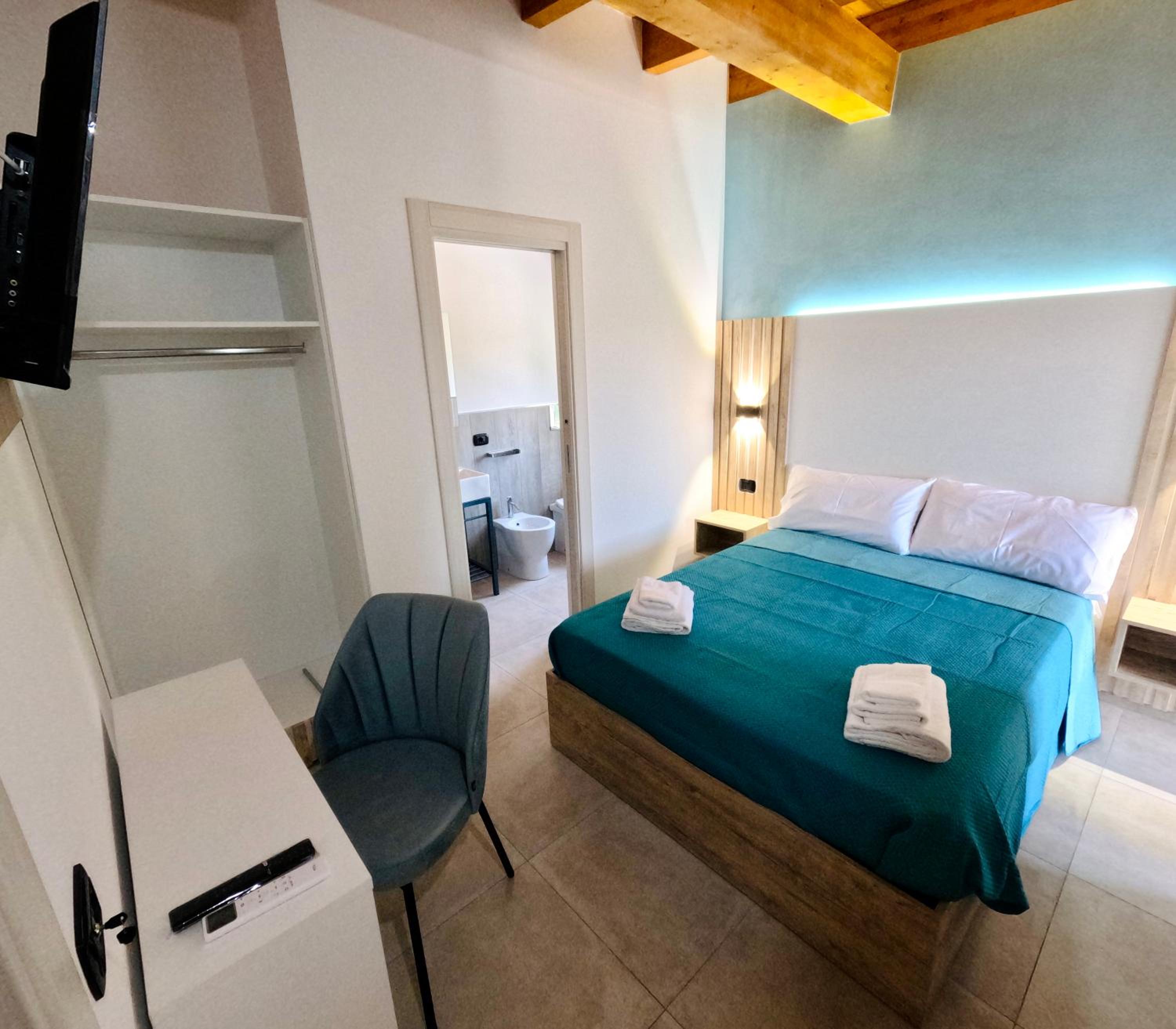Double Room with Private Bathroom photo 3