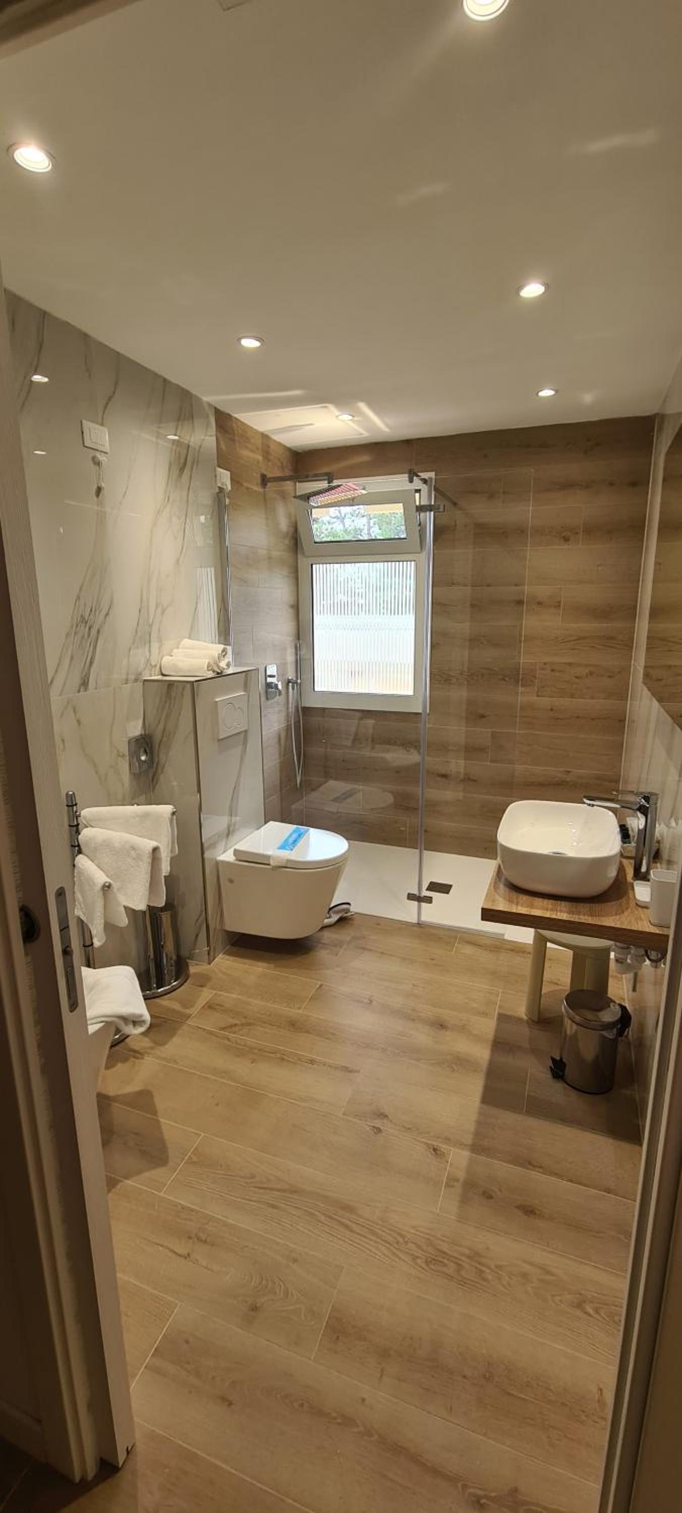 Double Room - Photo 10