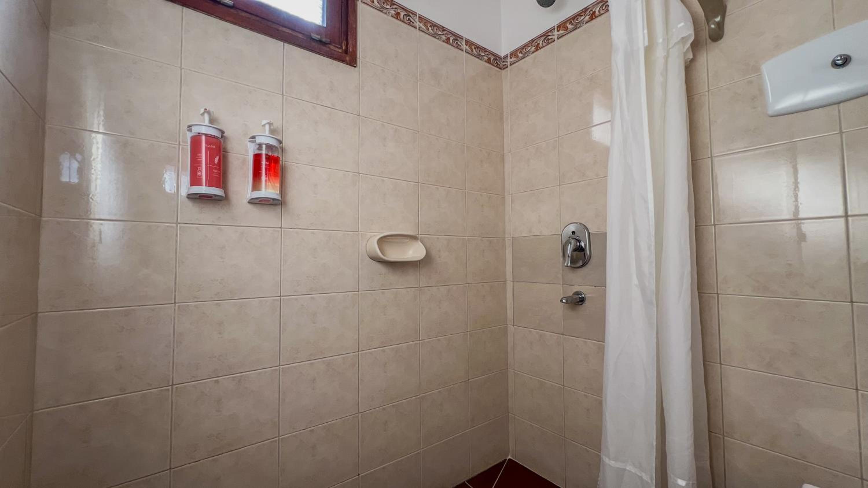 Standard Double Room with Private Bathroom photo 2