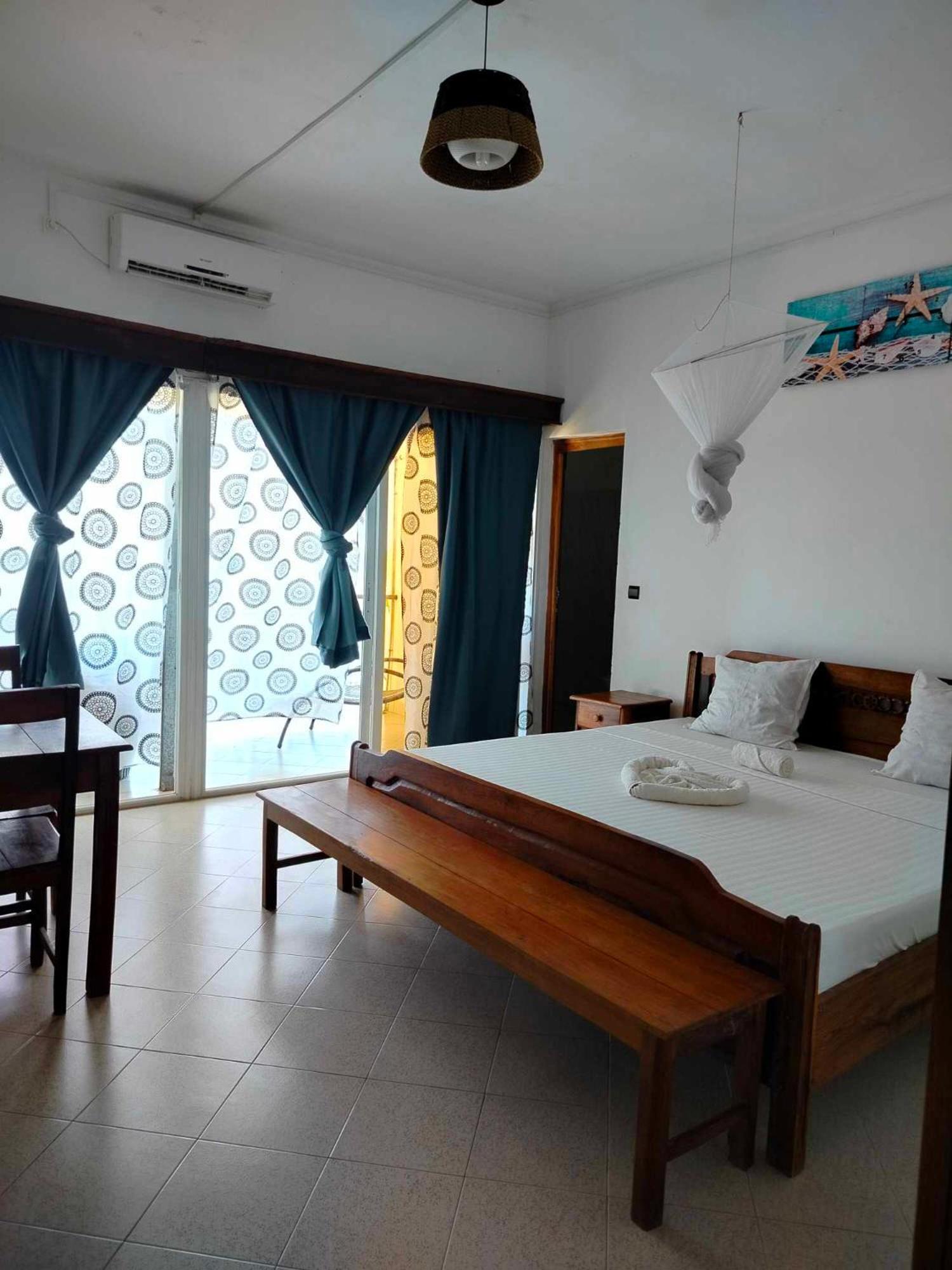 Deluxe Suite with Sea View photo 2