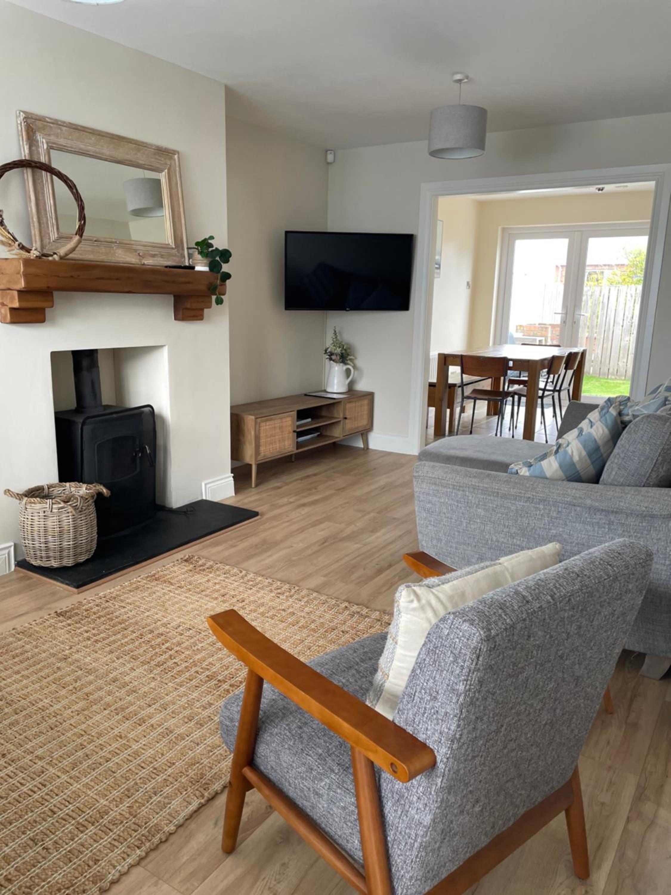 Three-Bedroom House photo 2