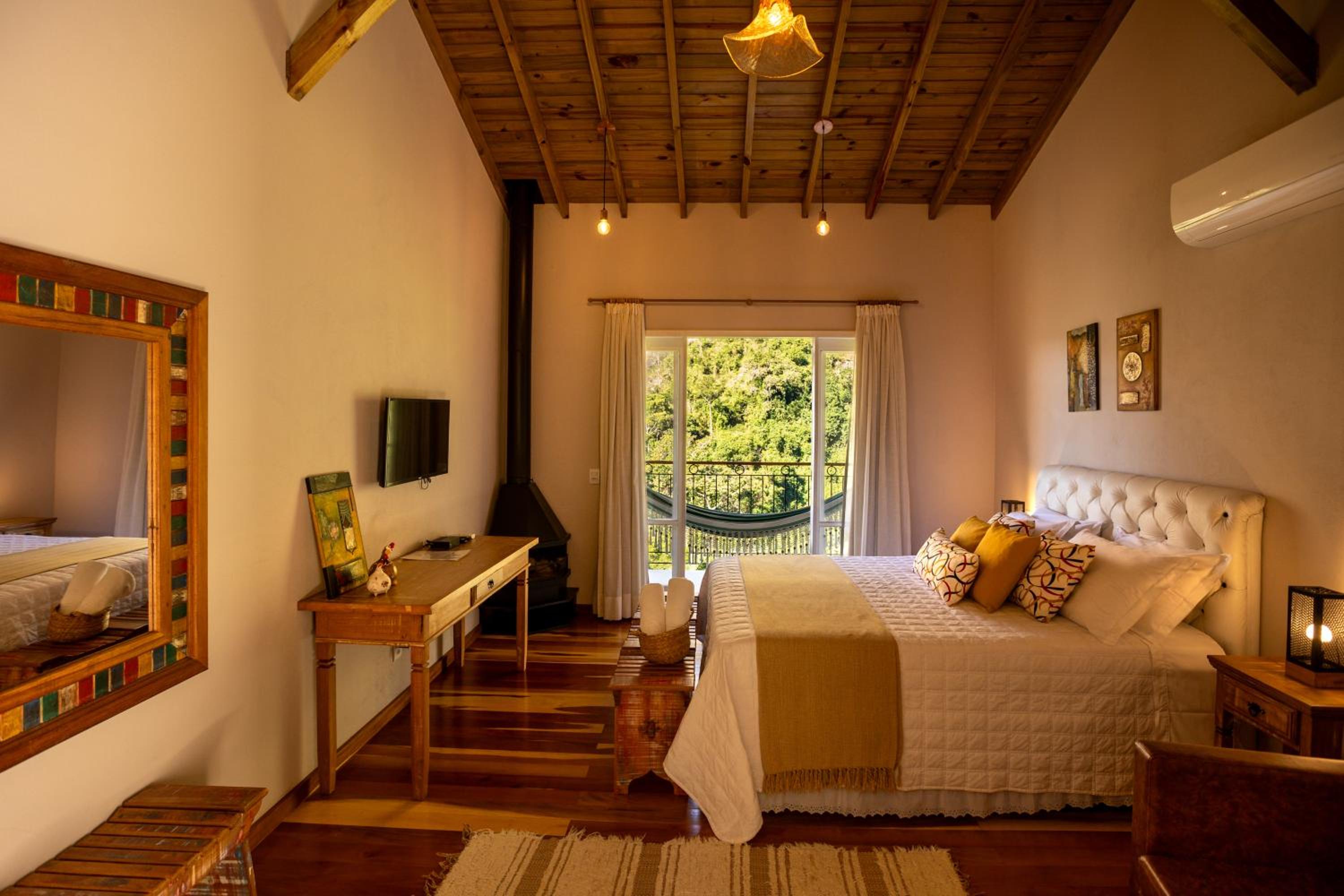 Suite with Mountain View photo 1