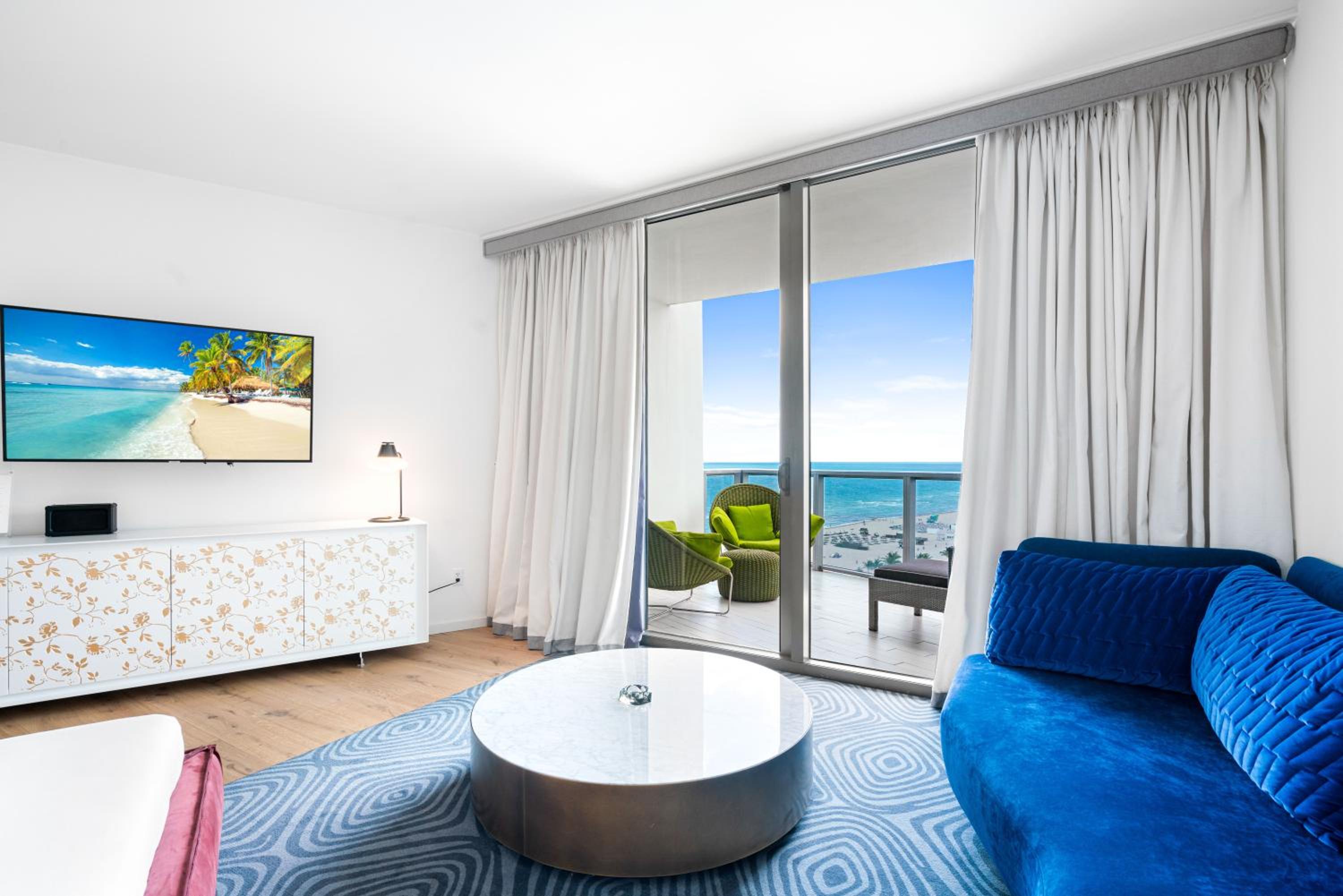 Studio Apartment with Sea View