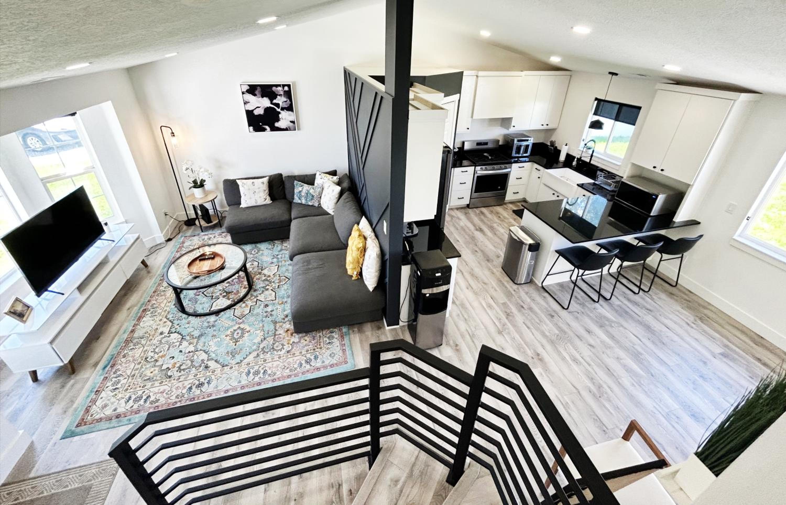 Deluxe King Suite photo 1