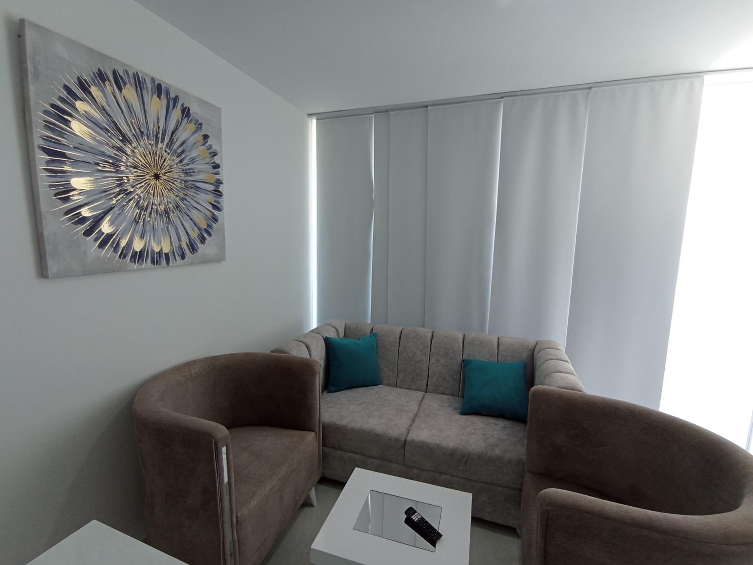 Three-Bedroom Apartment with Balcony photo 1