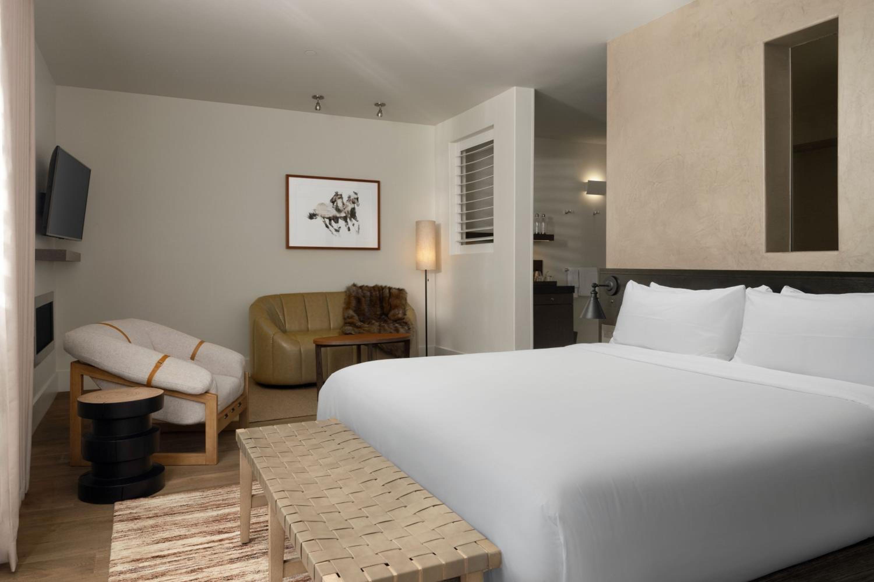 King Room with Patio and Garden View - Photo 10