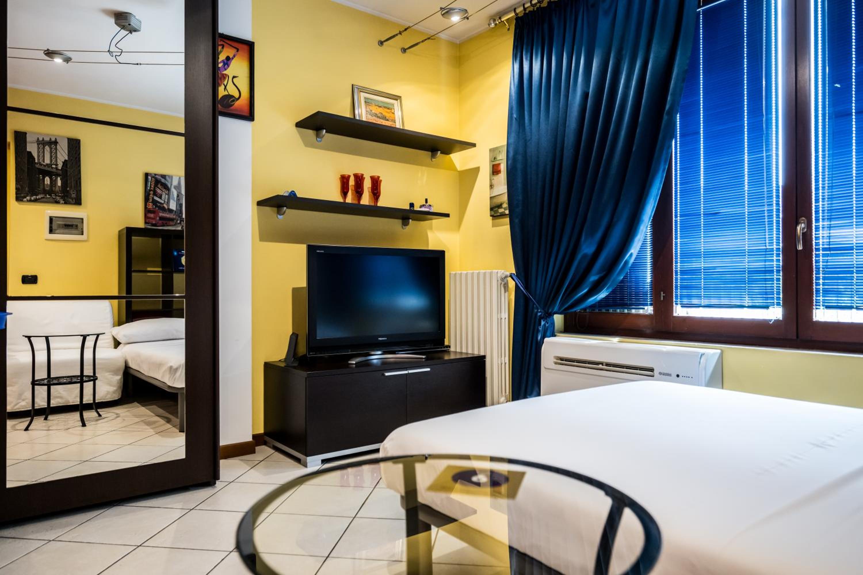 Studio Apartment