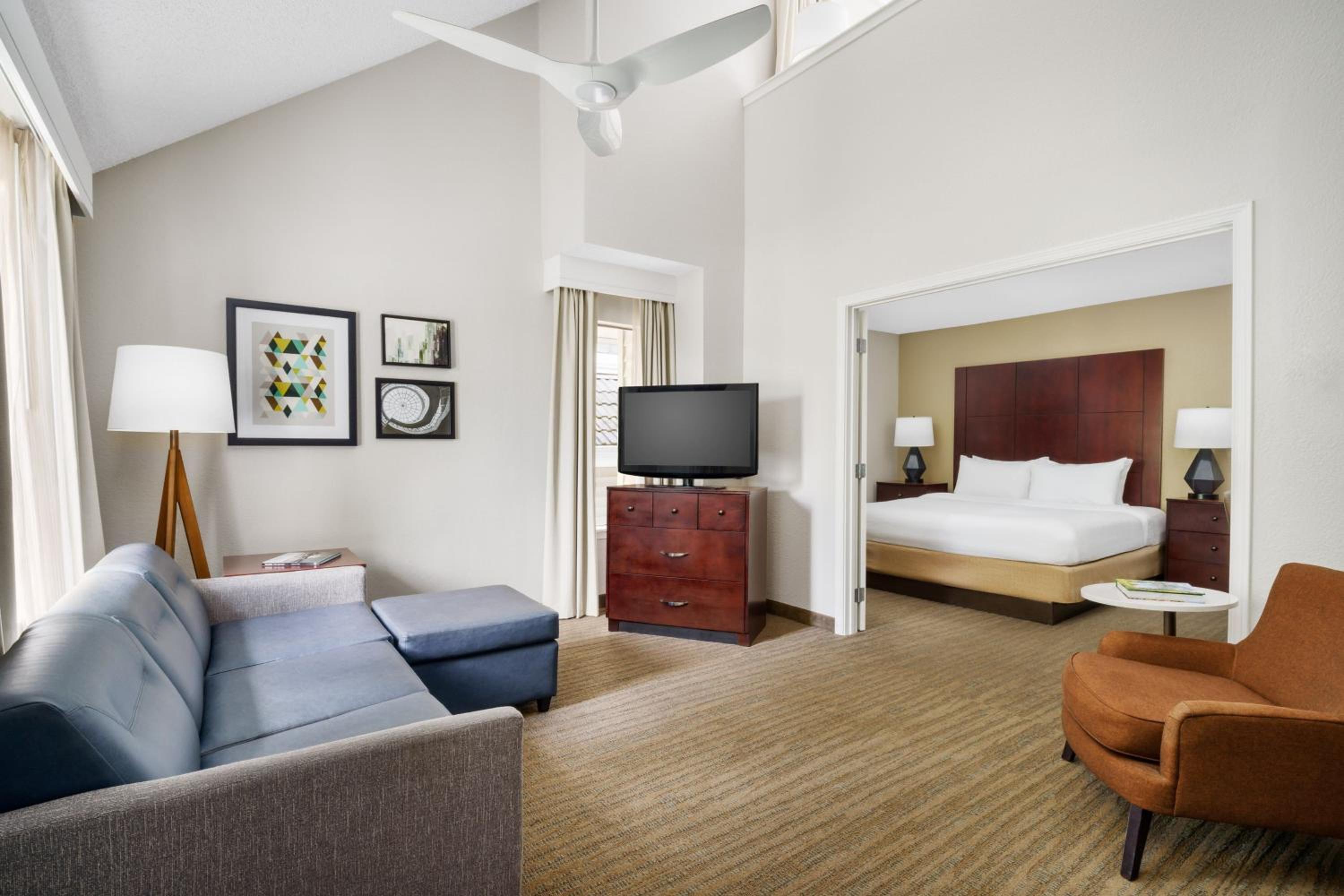 Two-Bedroom Suite - Photo 12