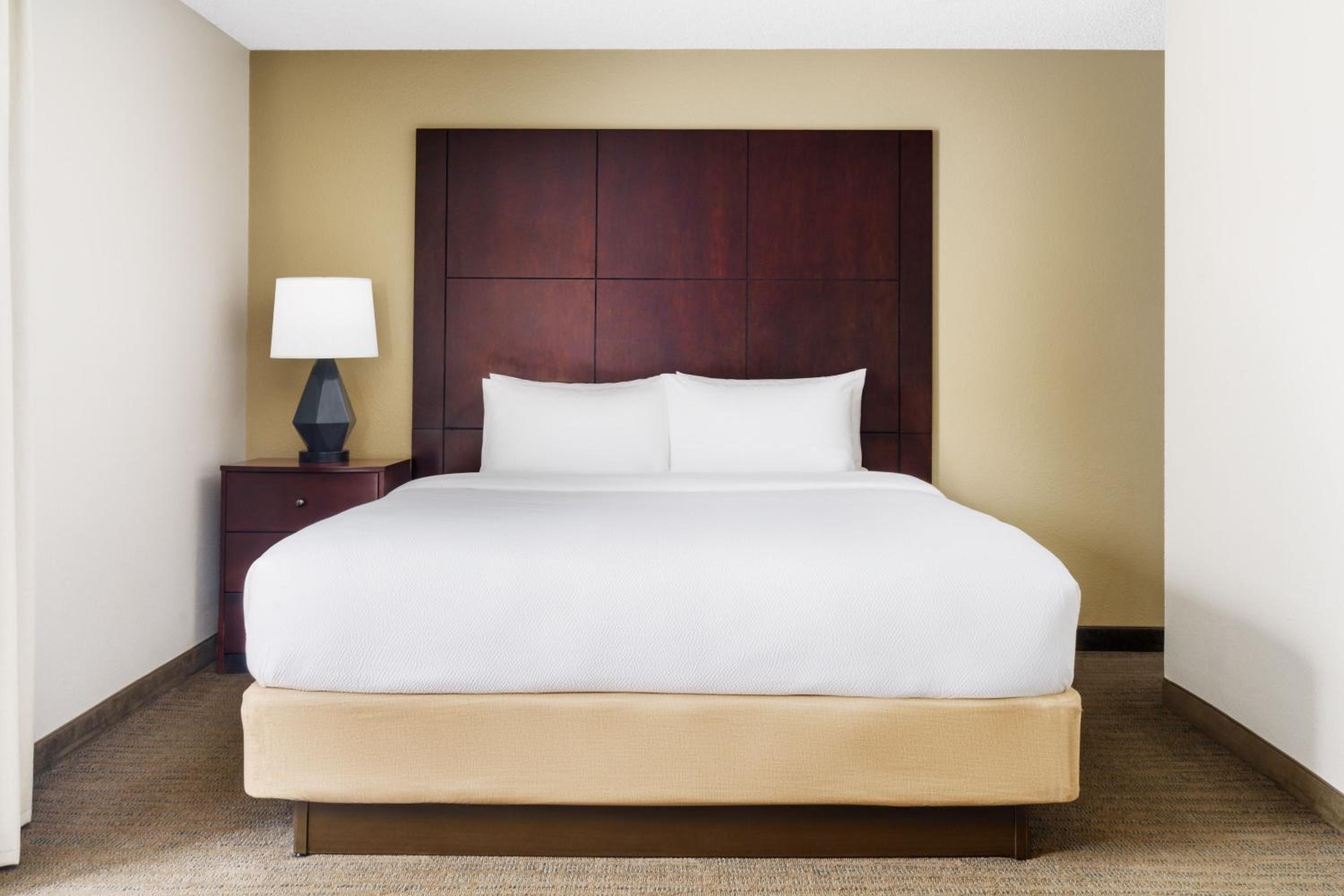 One-Bedroom King Suite with Sofa Bed - Photo 10