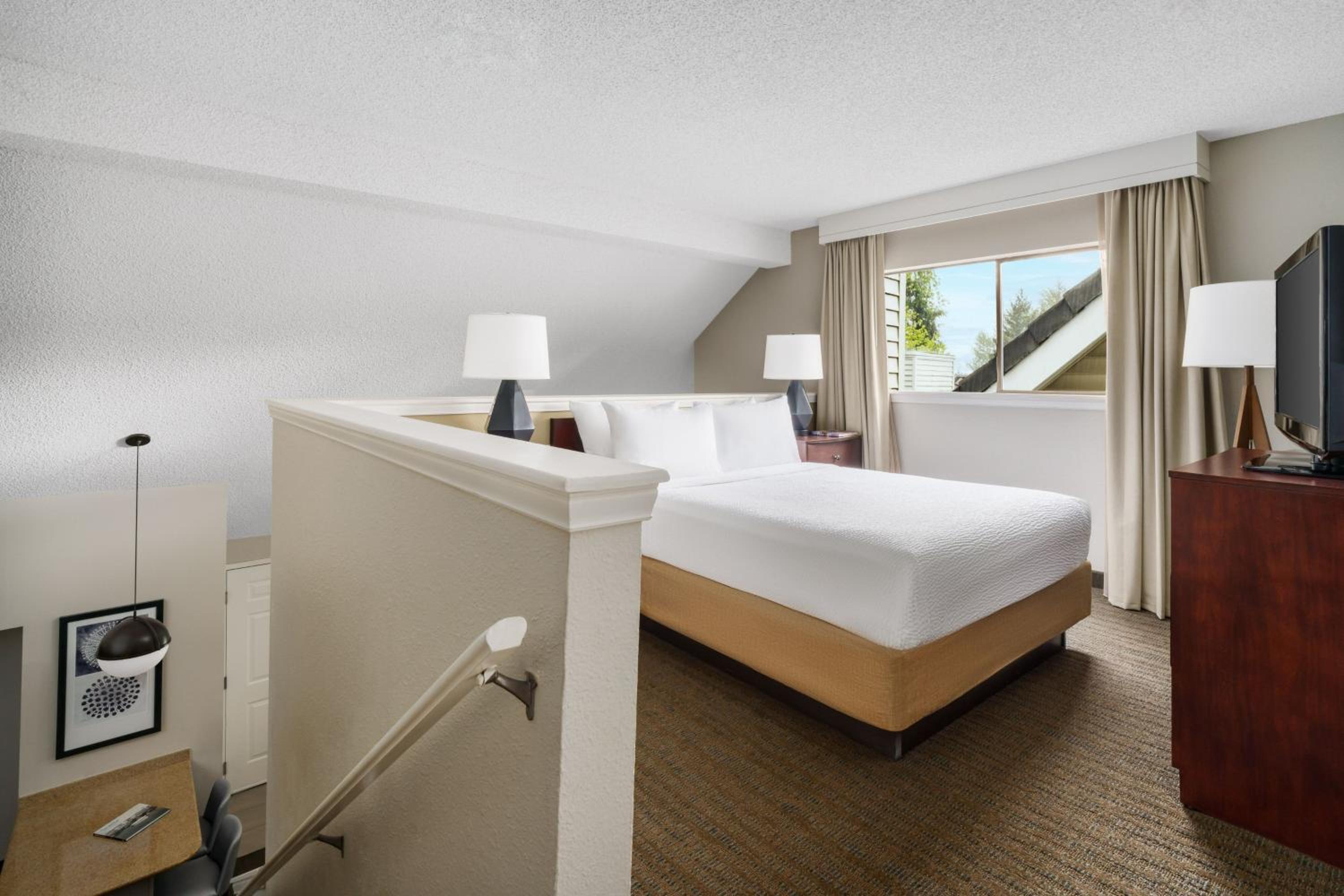 Two-Bedroom Suite - Photo 2