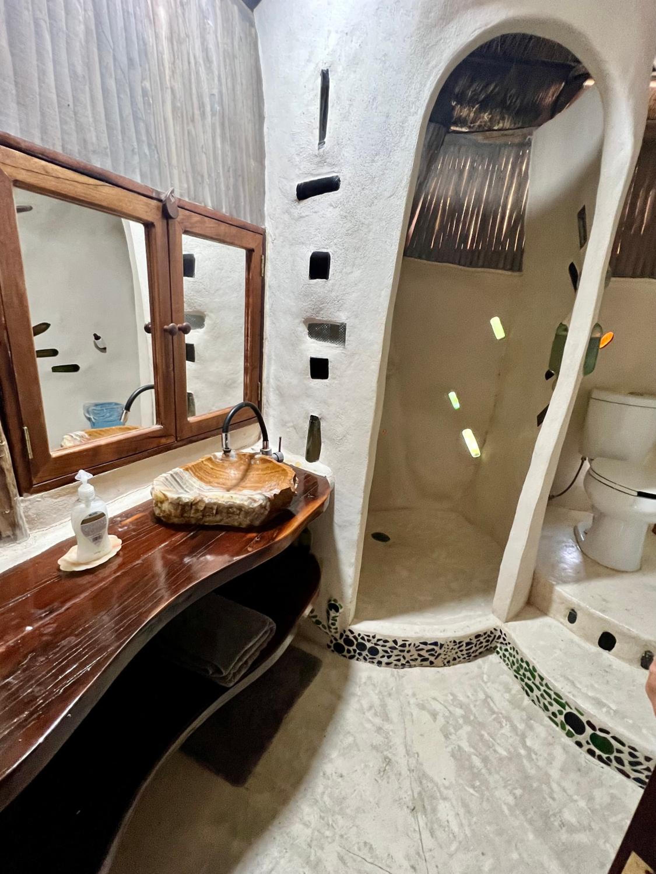 Deluxe Double Room - Photo 9