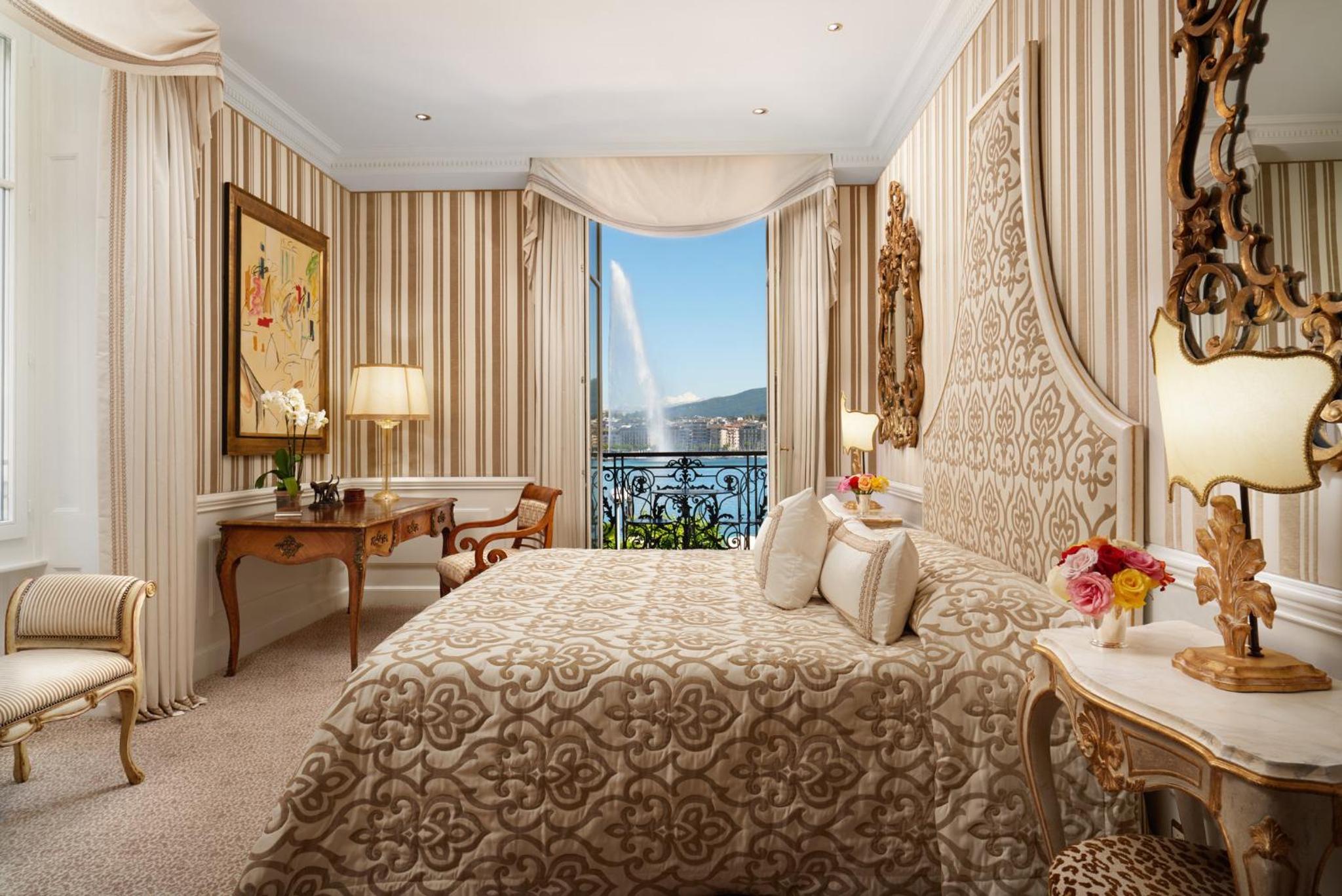 Bellevue Suite with Lake View