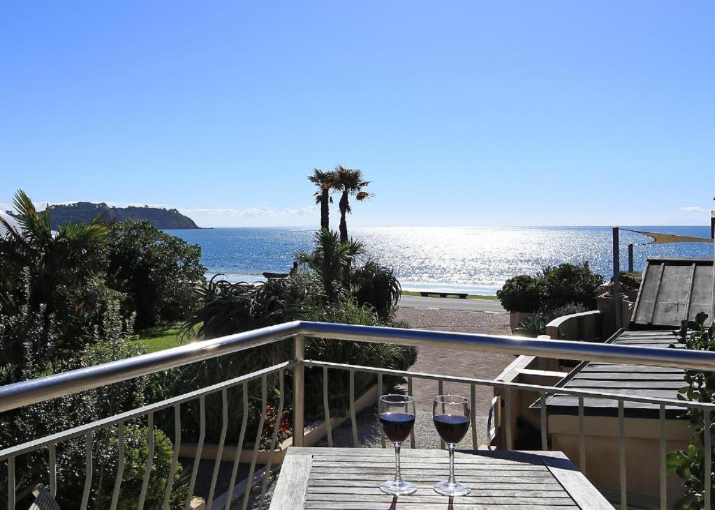 One-Bedroom Apartment with Sea View and Balcony photo 1