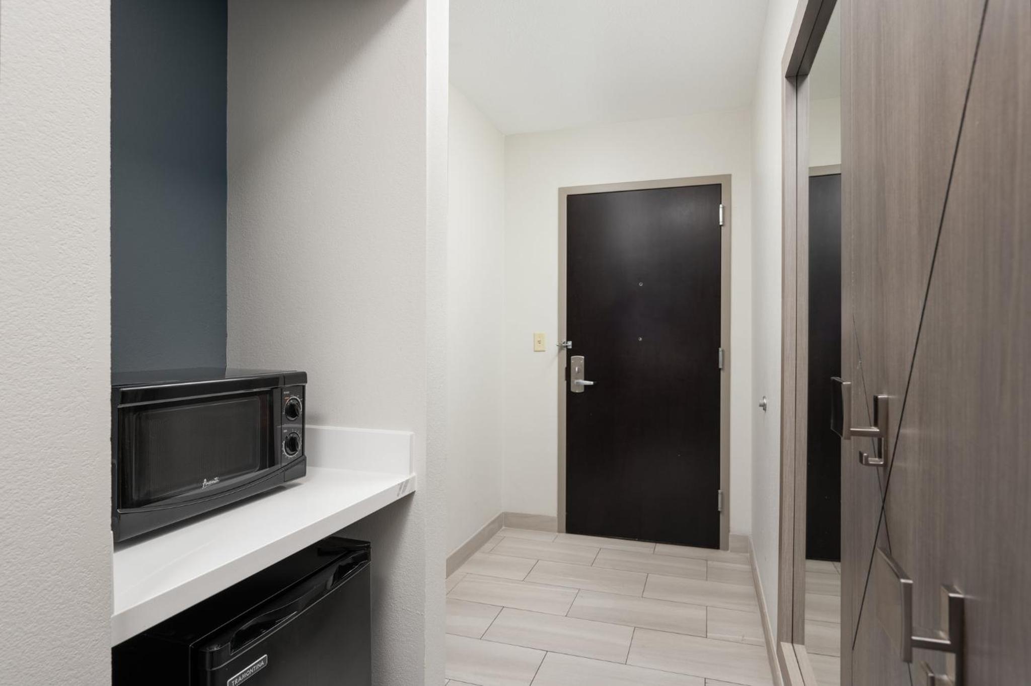 Standard King Room - Photo 1