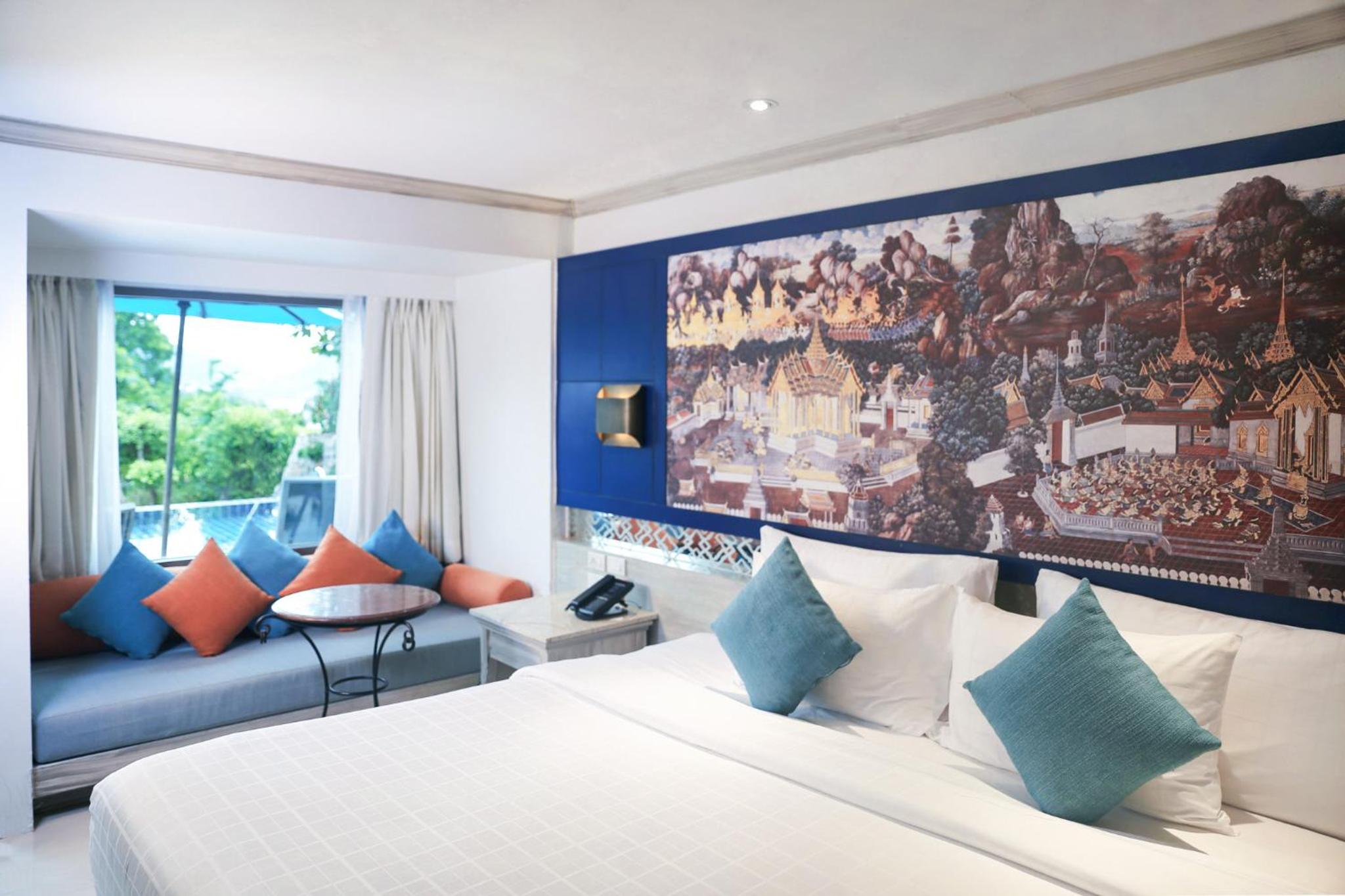 Deluxe Pool Access Room, 1 King Bed - Photo 2