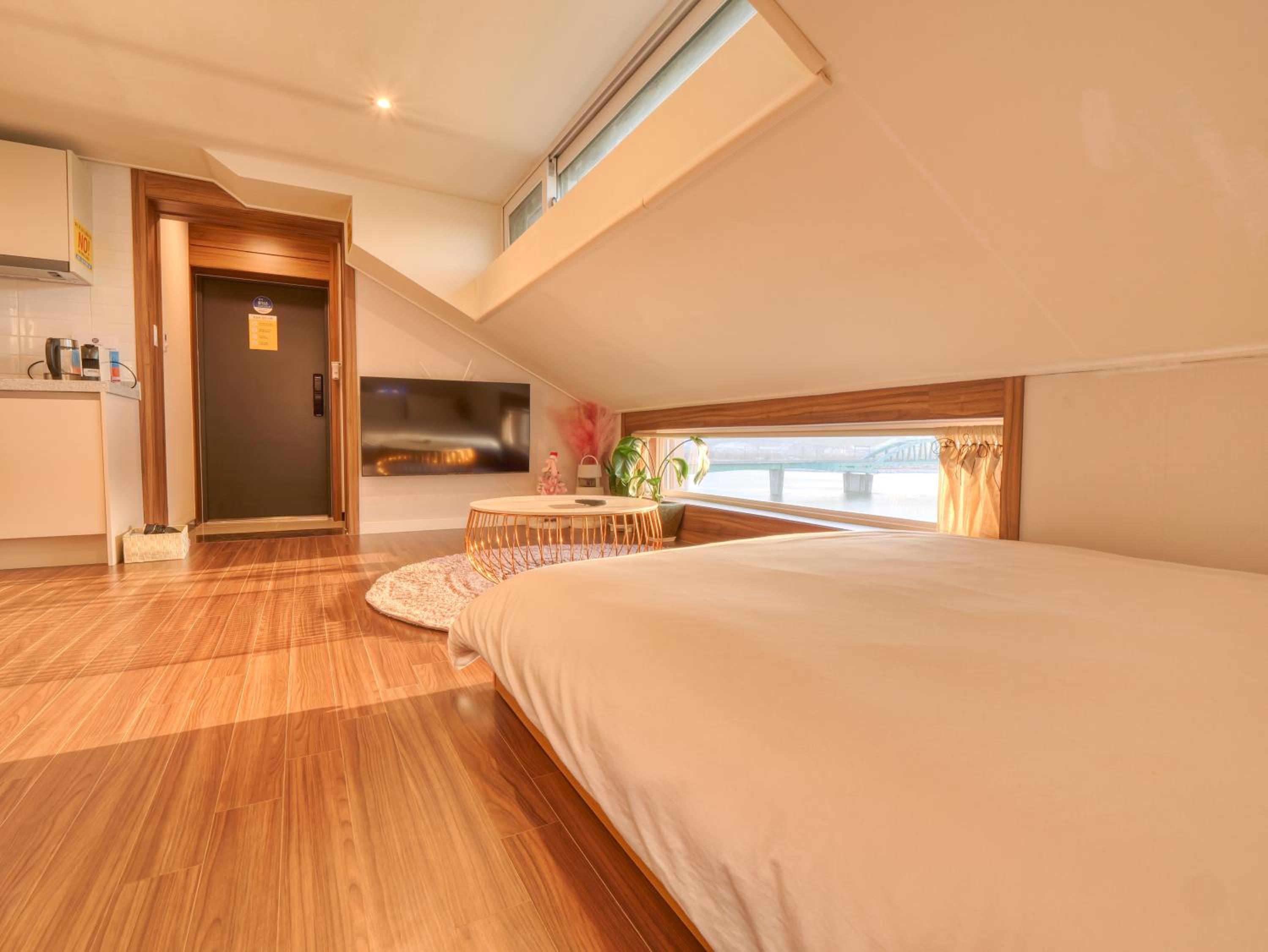 Double or Twin Room - Photo 9