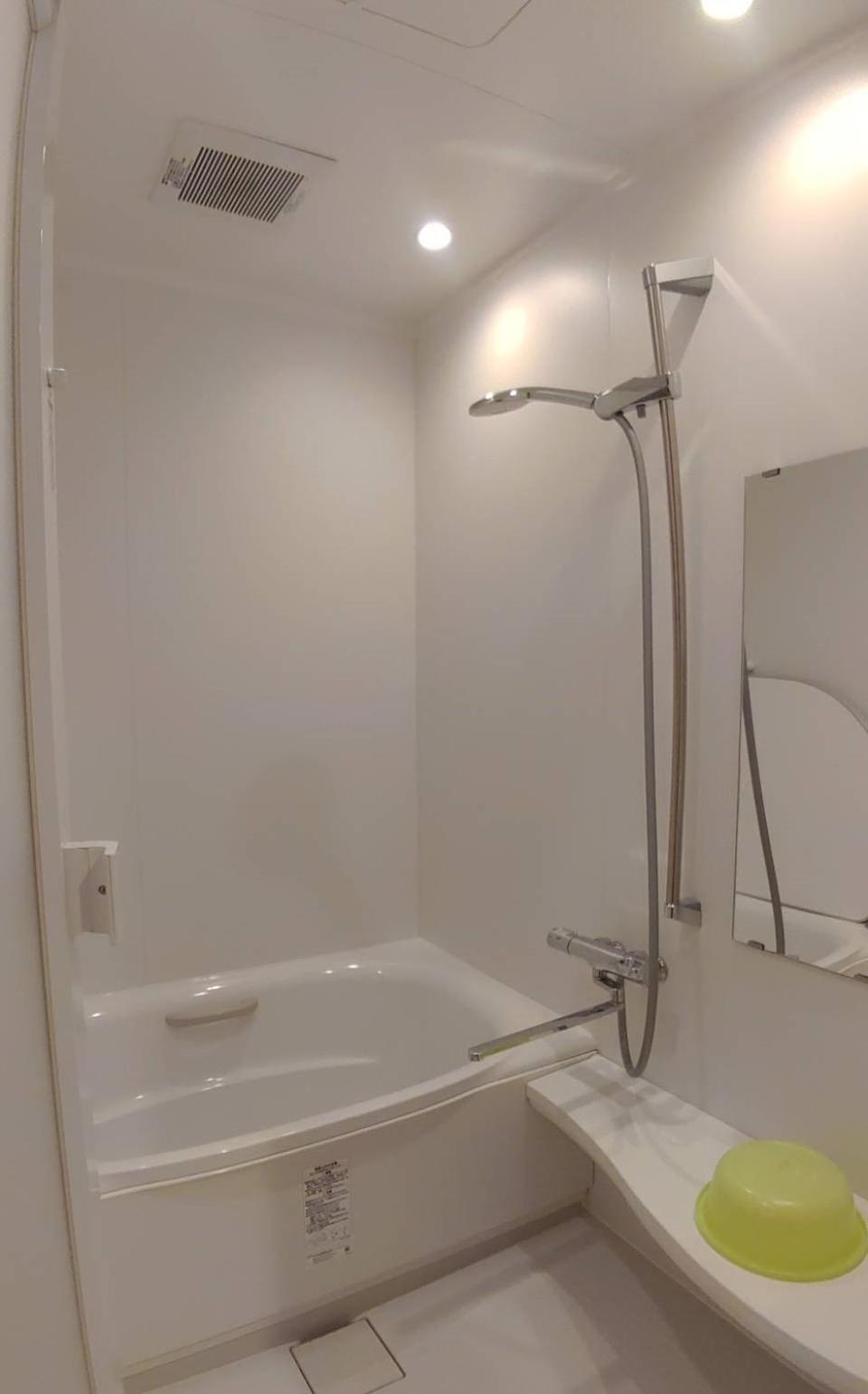 Family Room with Private Bathroom photo 2
