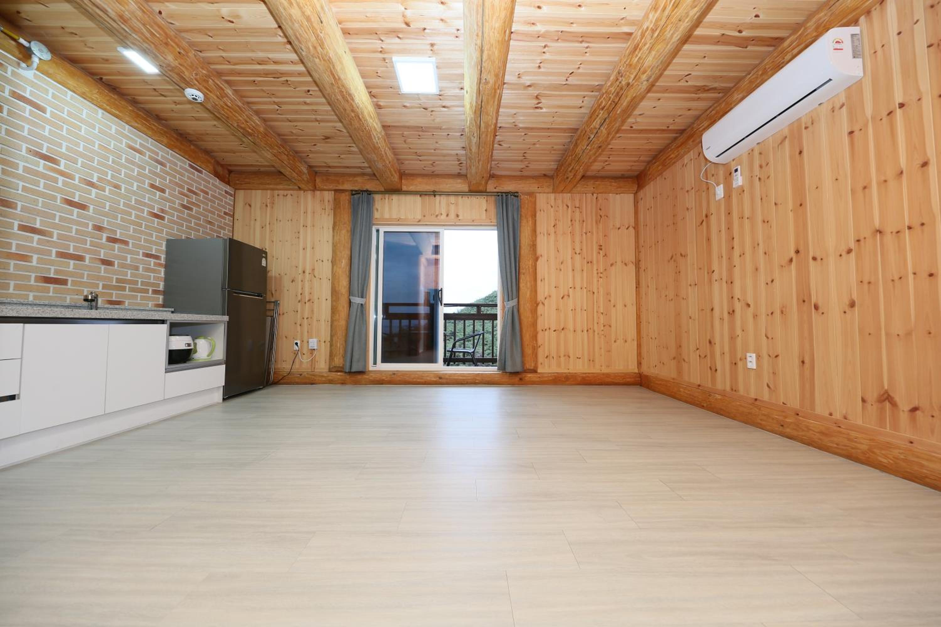 Family Room photo 3