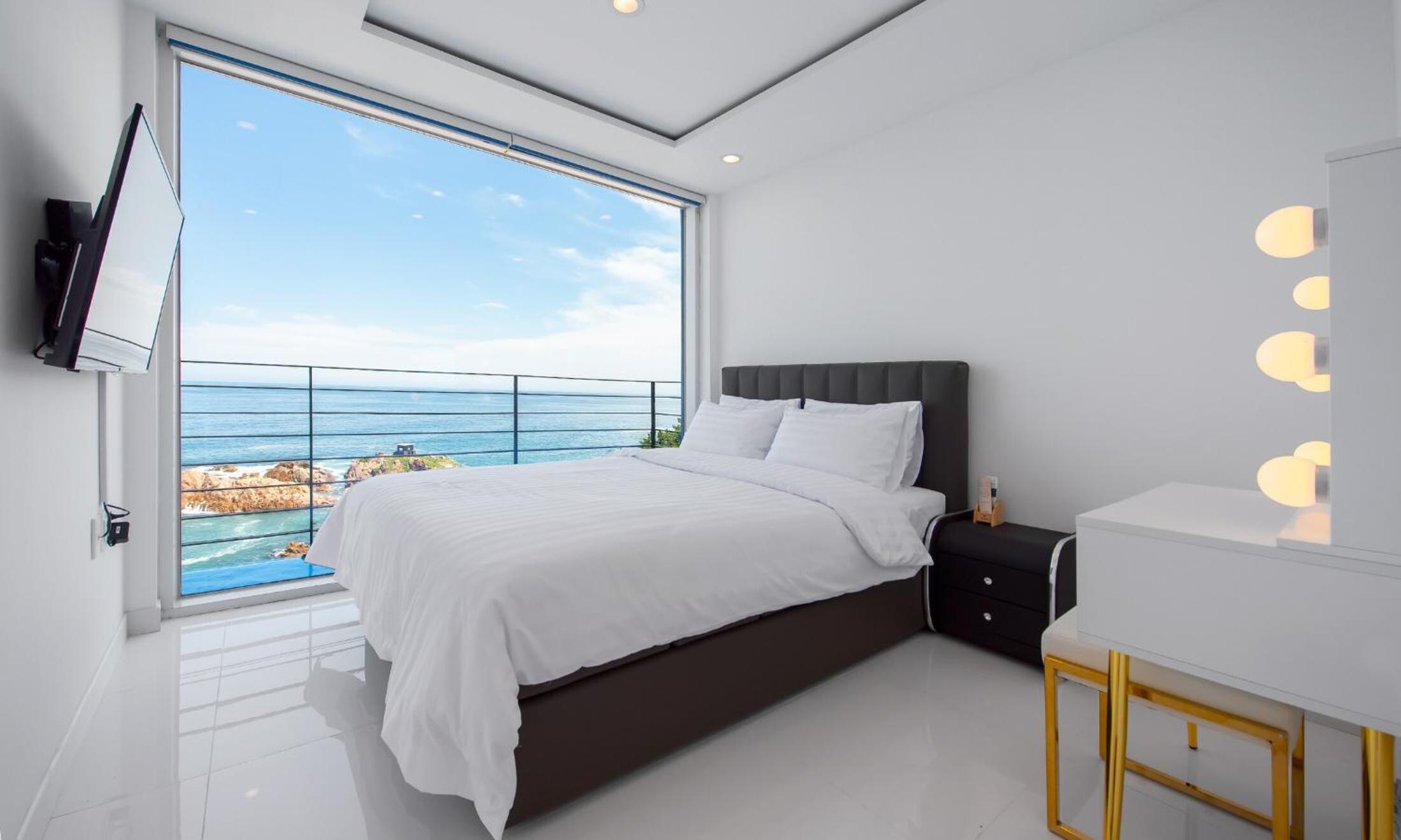 Double Room 6 photo 3