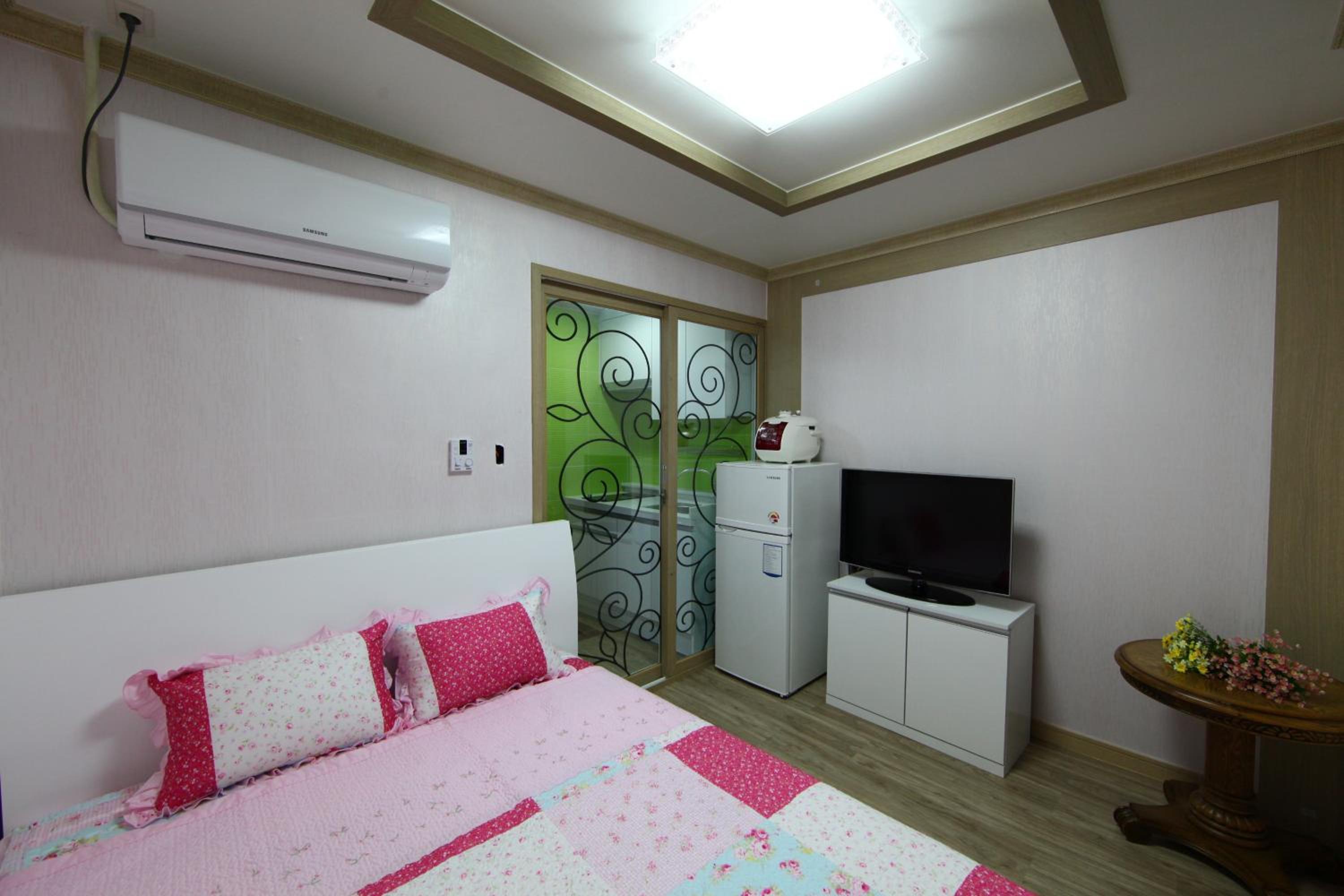 Double Room - Photo 1