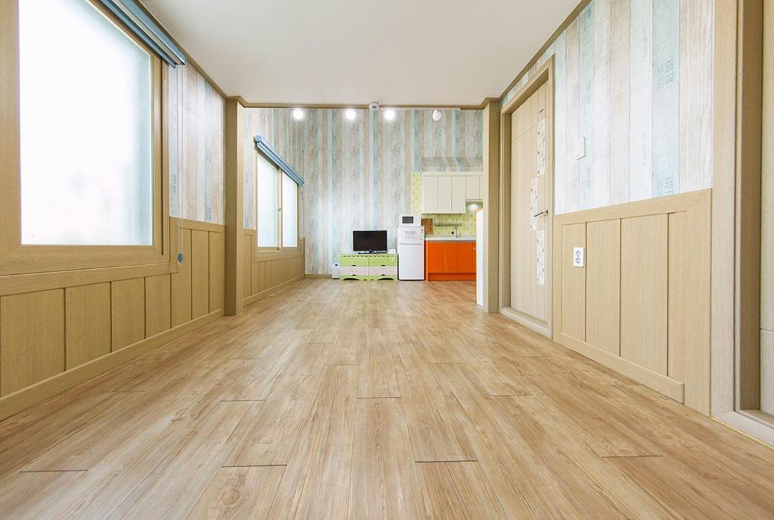 Family Room - Photo 1
